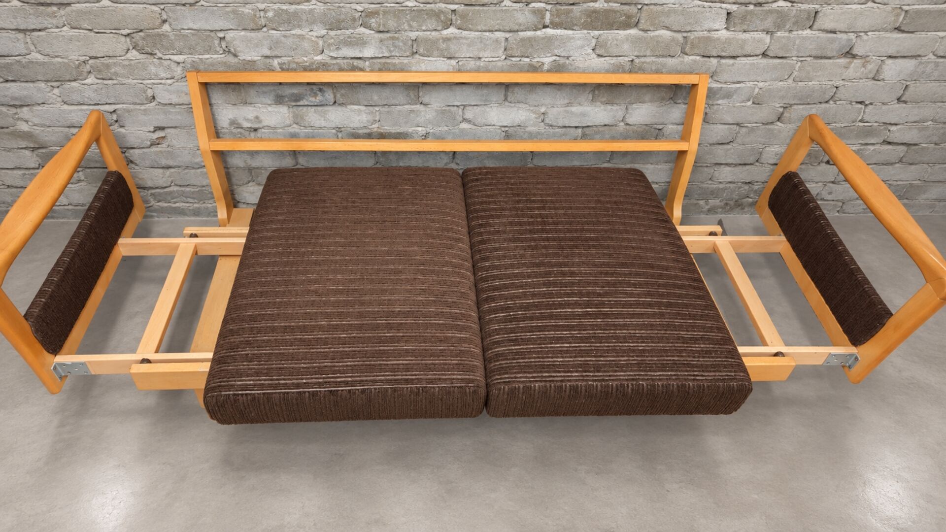 1960s light wood and brown ribbed fabric convertible daybed canapé