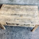 Farm table