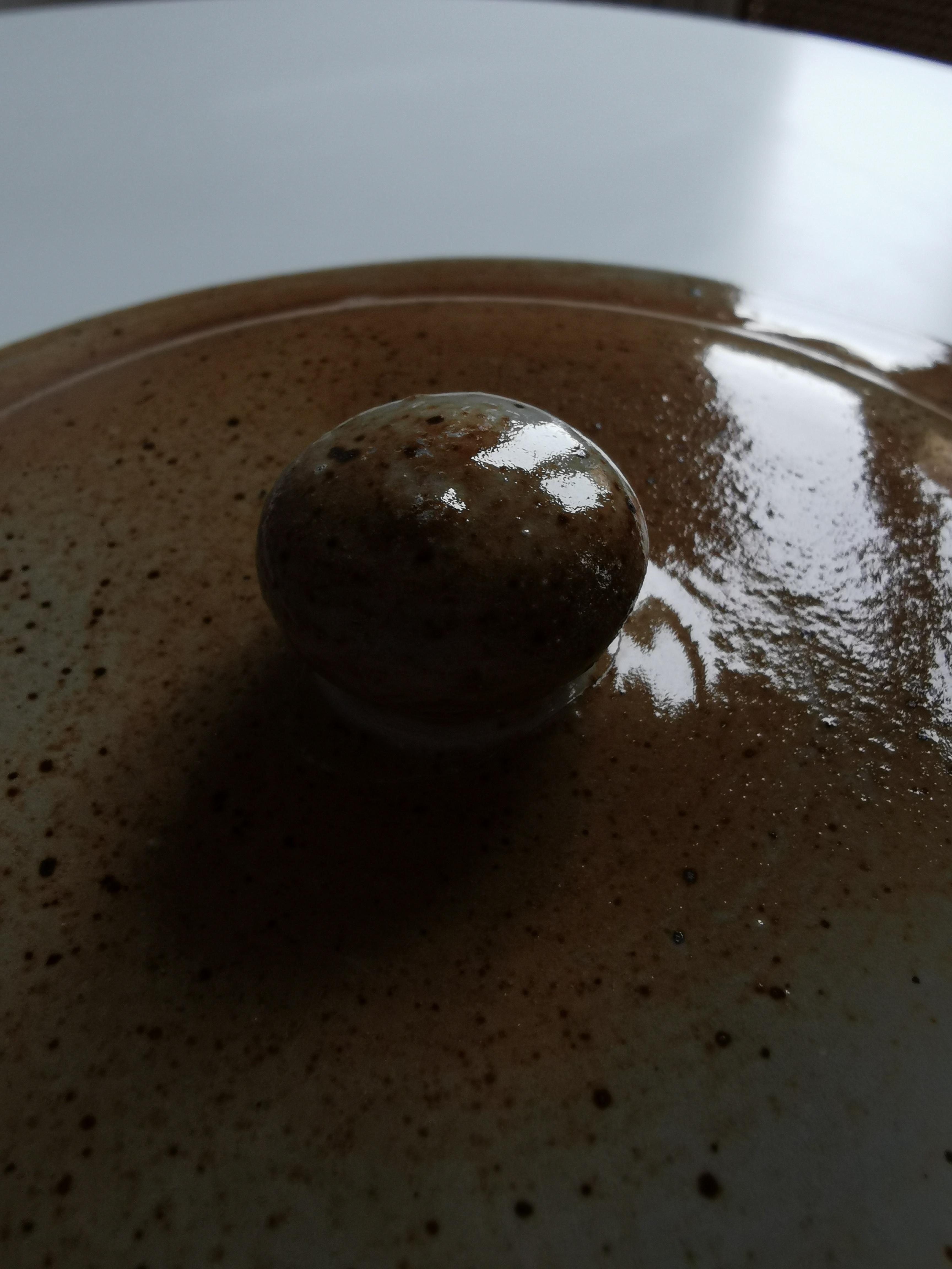 Soupière with sandstone lid of the Marais