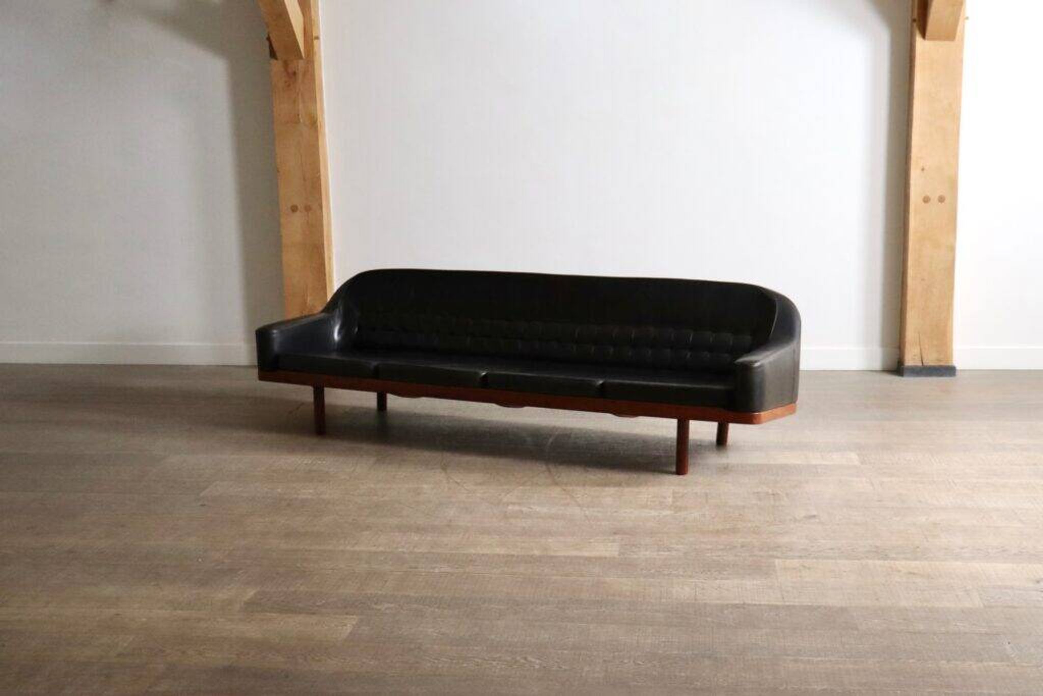 Canapé Arne Halvorsen '2010' en cuir noir, Norvège, années 1960.