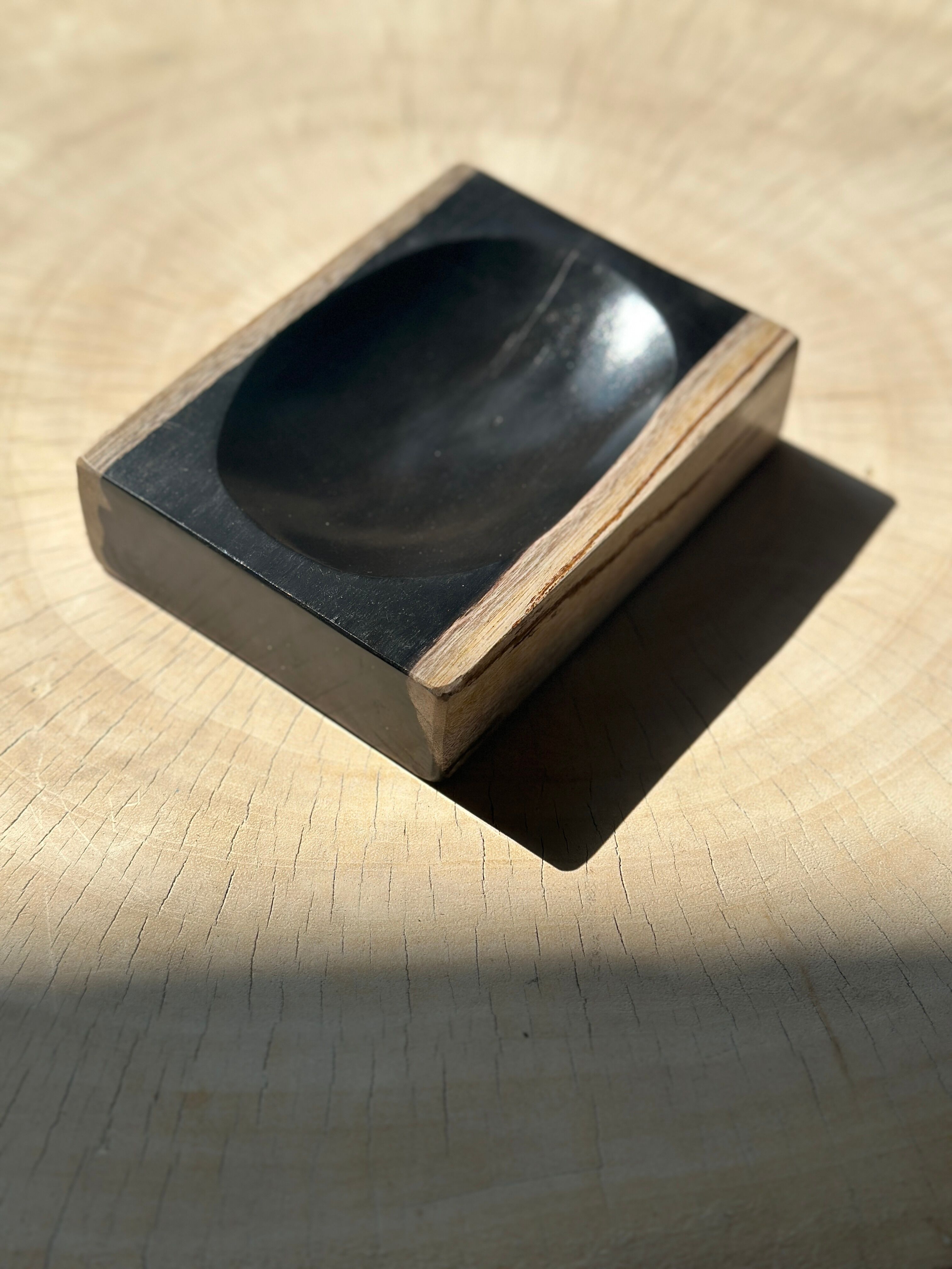 Porte savon en bois pétrifié bandes blanches de chaque côté