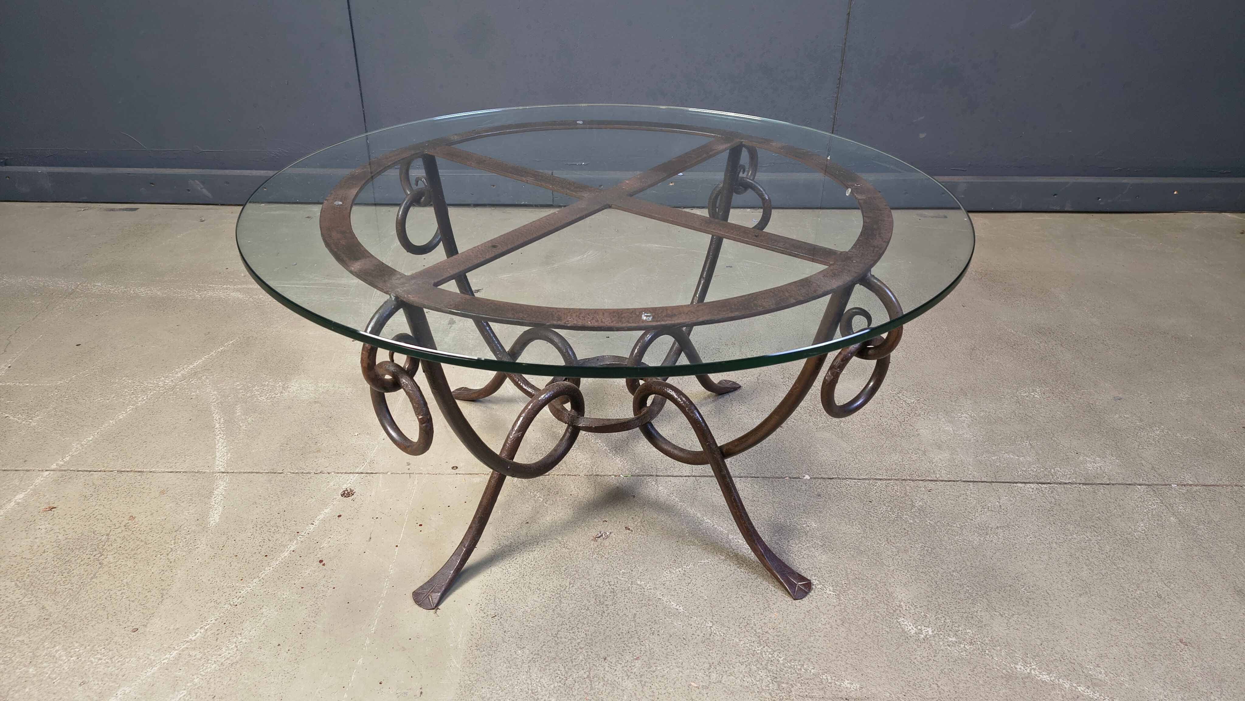 Table basse en fer forgé par René Drouet, années 1940.