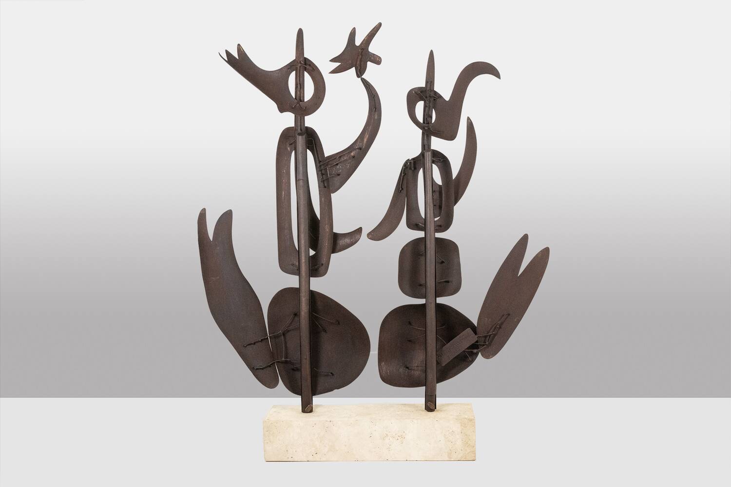 Antonine de Saint Pierre. Curved metal sculpture. Contemporary work.