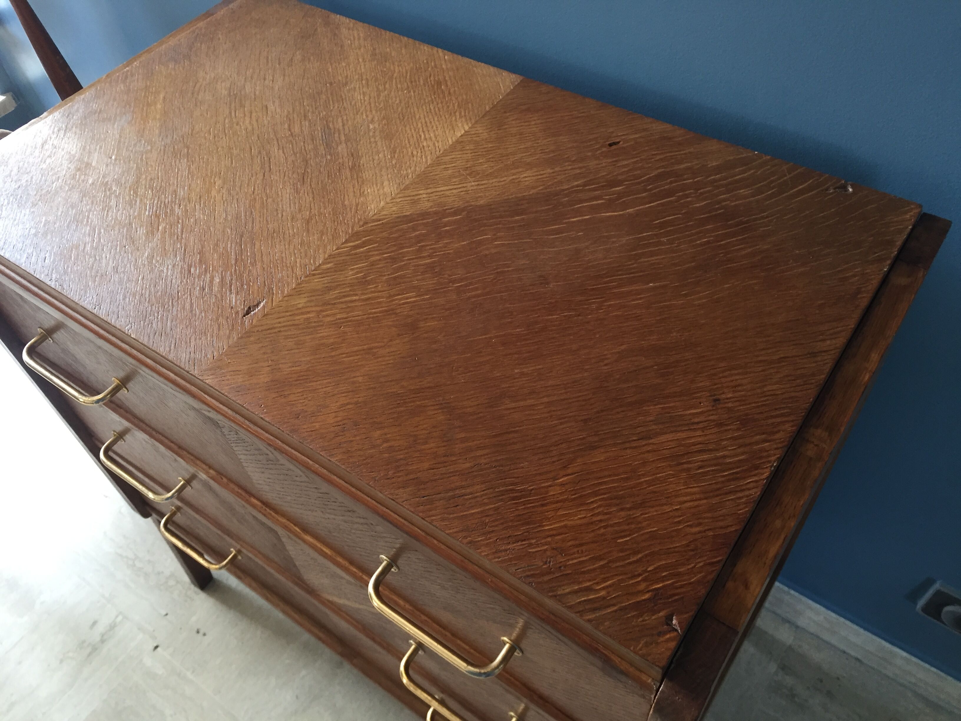 Vintage 1950's chest of drawers in golden oak