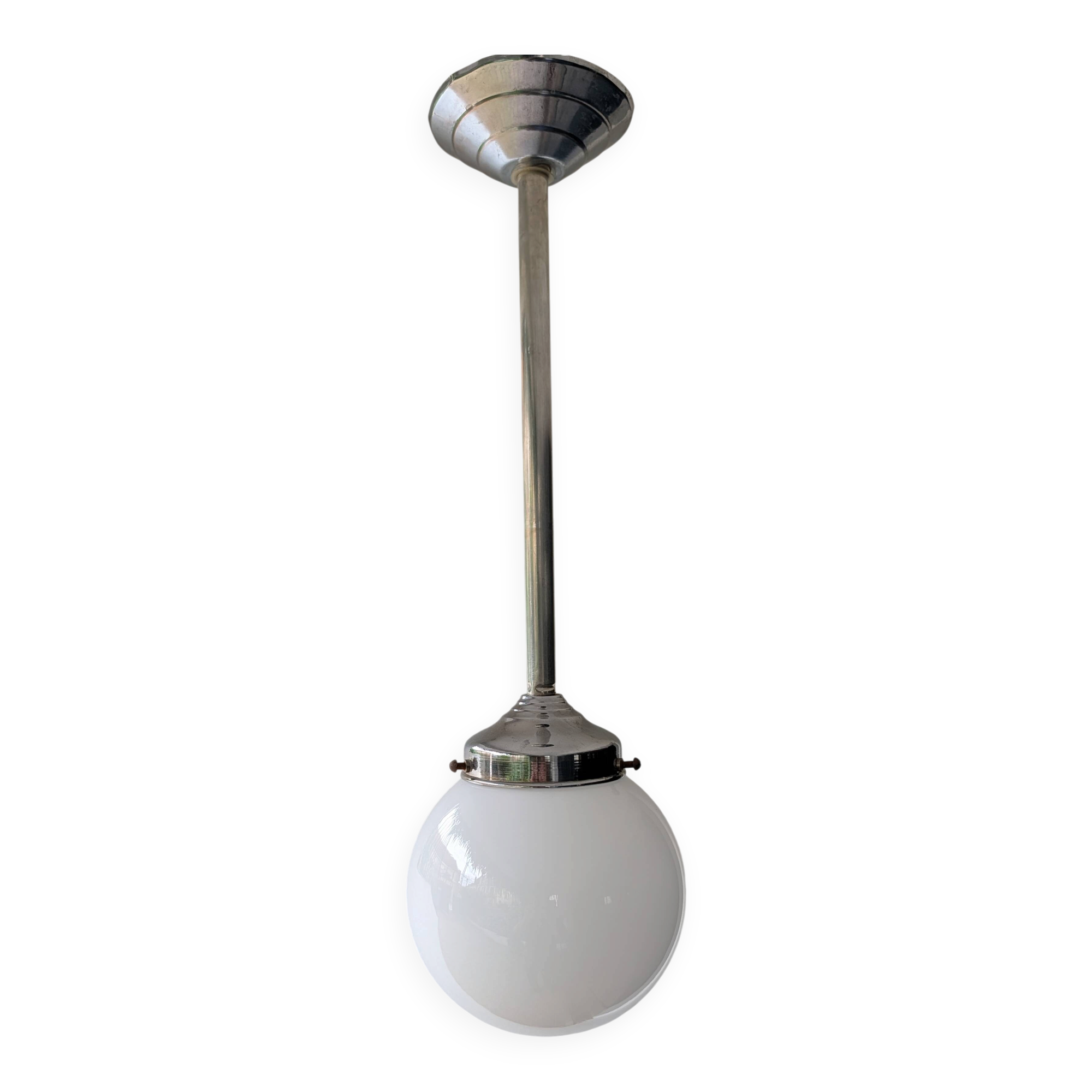 White opaline suspension and chrome metal — old school spirit