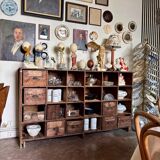 Meuble de métier en bois foncé ☐ 107 x 188 cm