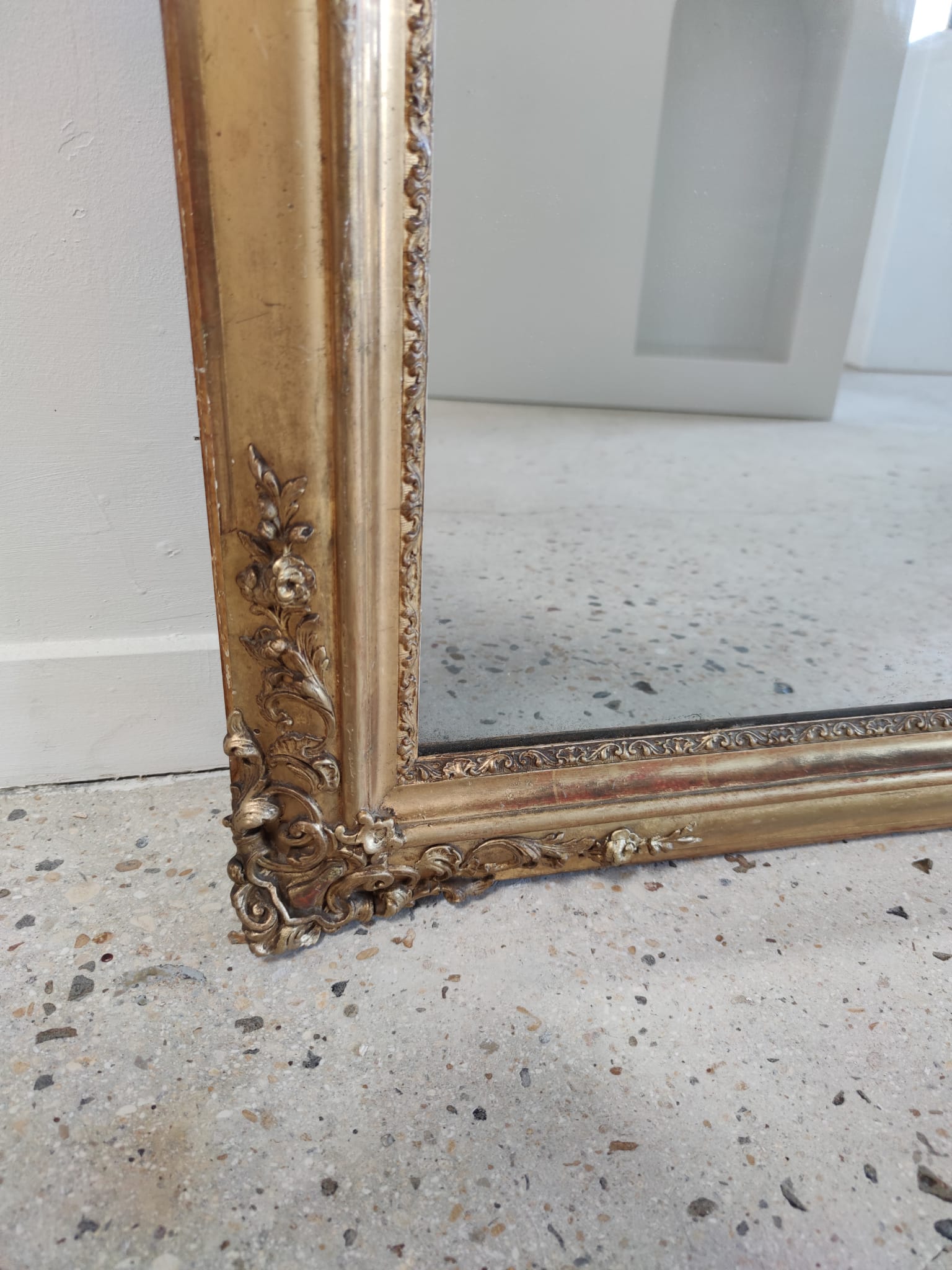 Rectangular golden mirror moldings plant motifs nineteenth H: 130cm