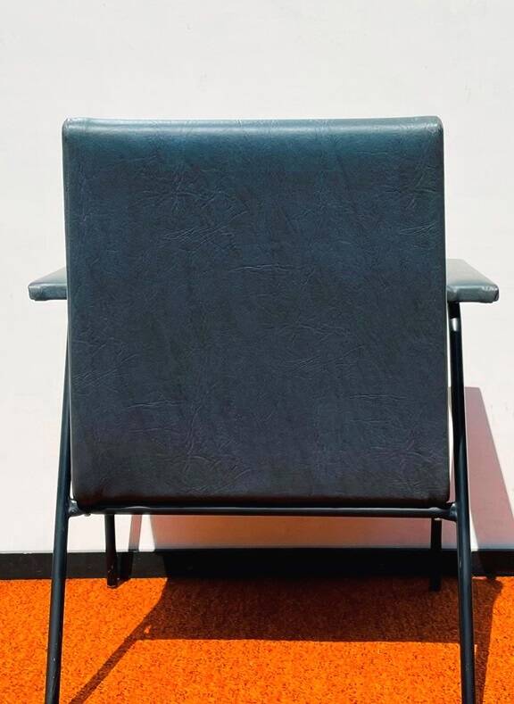 Pair of armchairs model Robert by Pierre Guariche for Meurop. Vintage 60s.