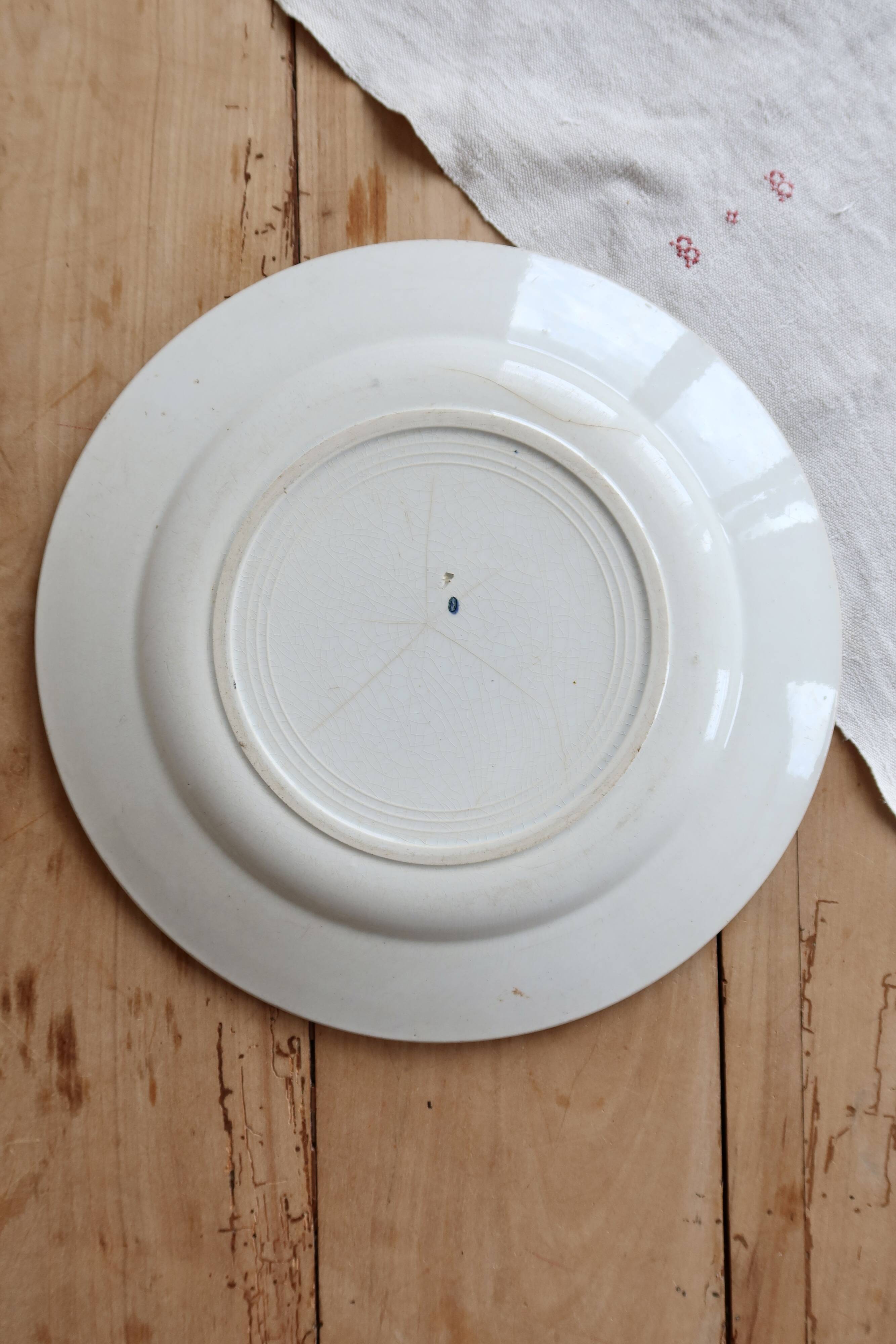 Round serving dish, Saint Amandinoise ironstone, Saint Amand 4500