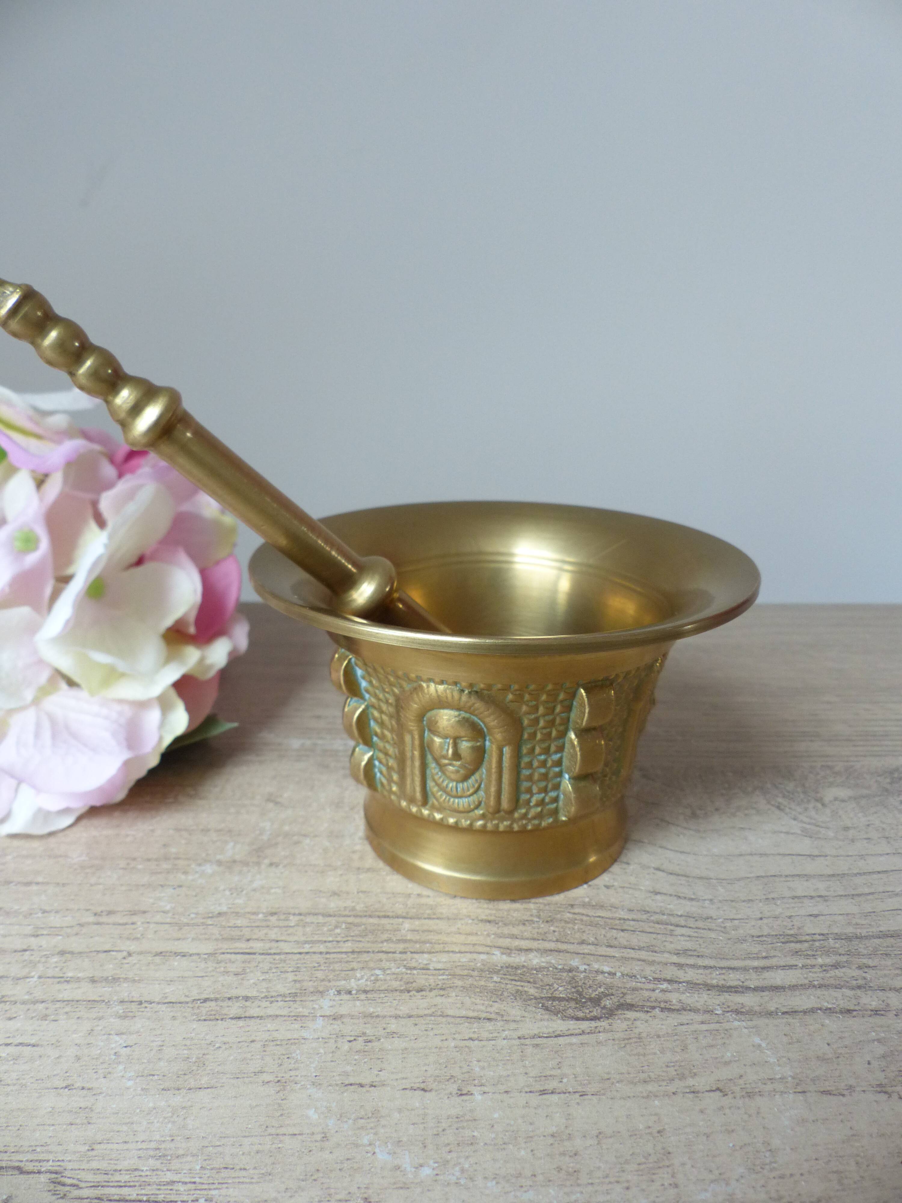 Mortar and Pestle in Solid Bronze – Face Decoration – Antique Style