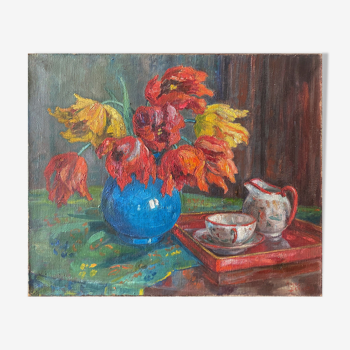 Tableau HST signé Aimée Beylot "Nature morte aux fleurs et porcelaine" vers 1950