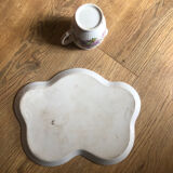 Plat à gâteau et pot à lait porcelaine motif violettes