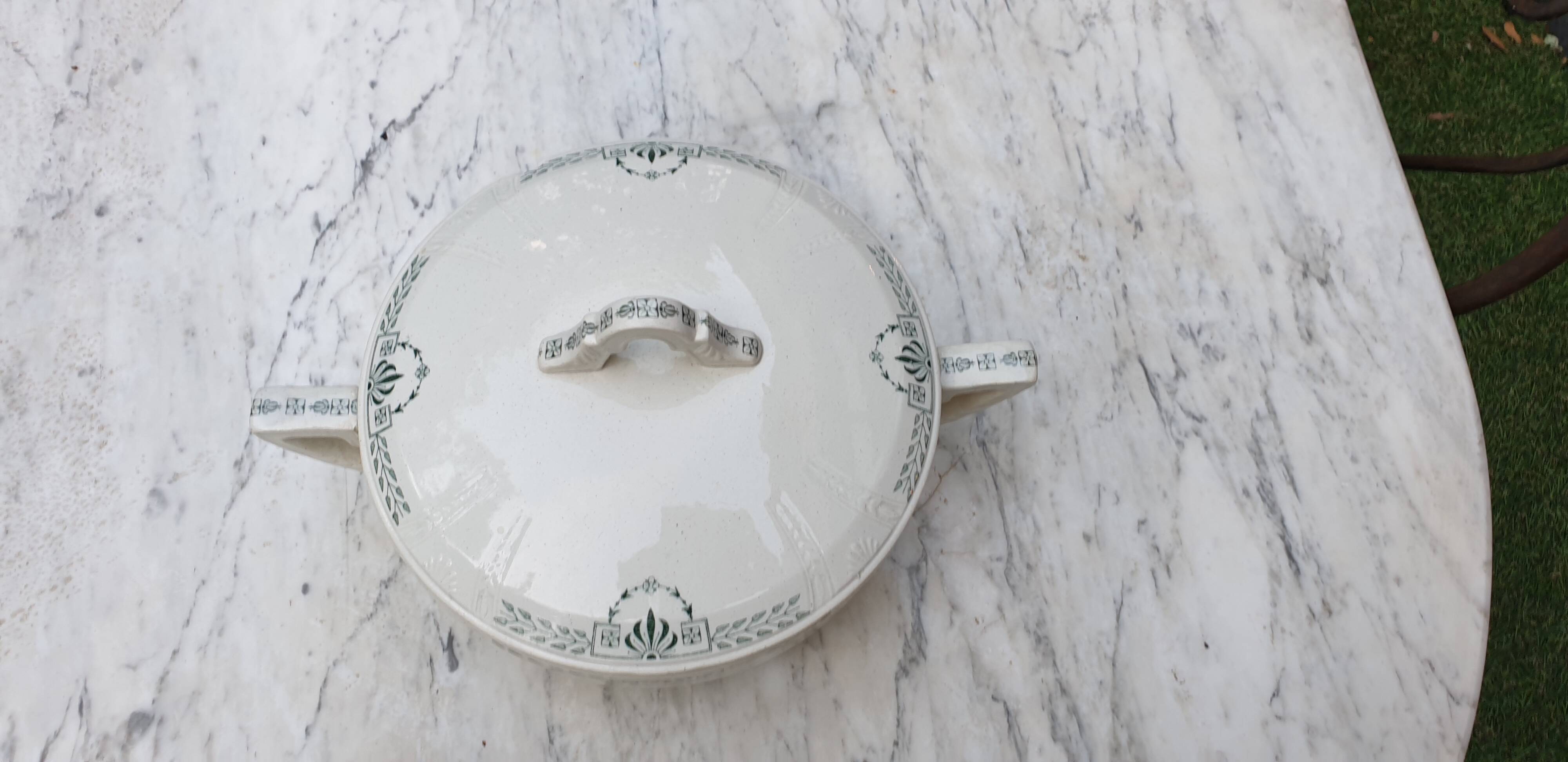 Terre de Fer Gien soup tureen, Clara model