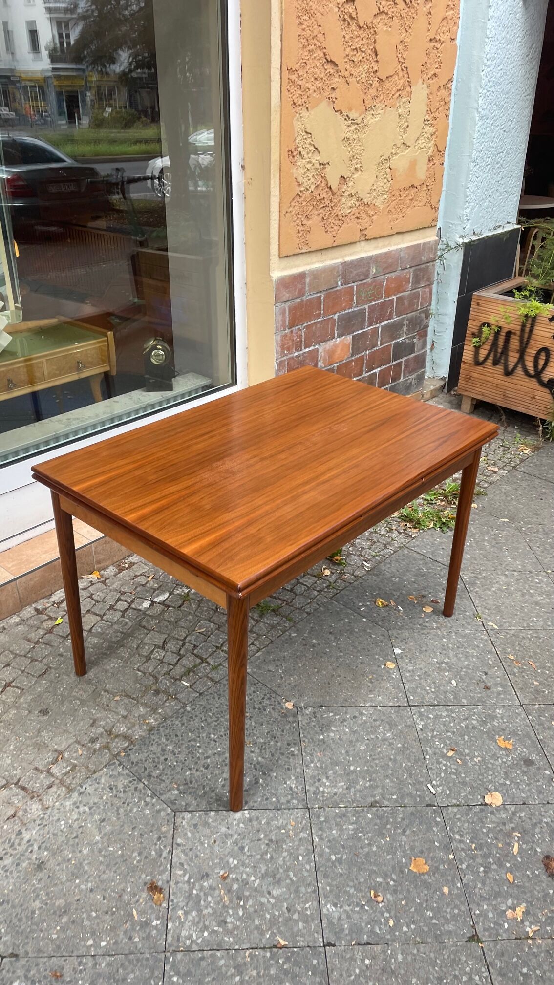 Vintage dining table from the 60s in extendable teak