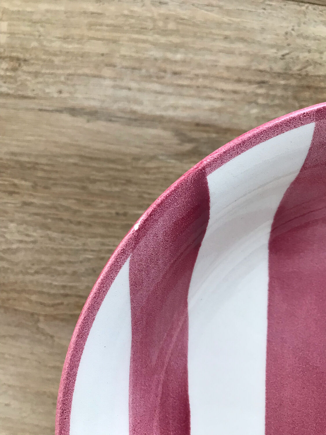 8 pink striped plates
