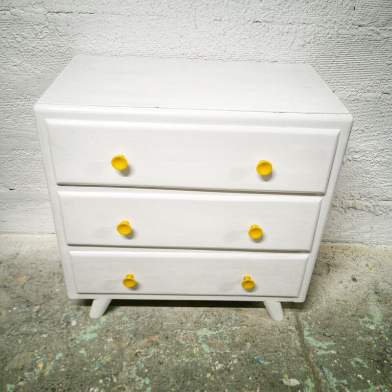 Vintage 3 drawer chest of drawers