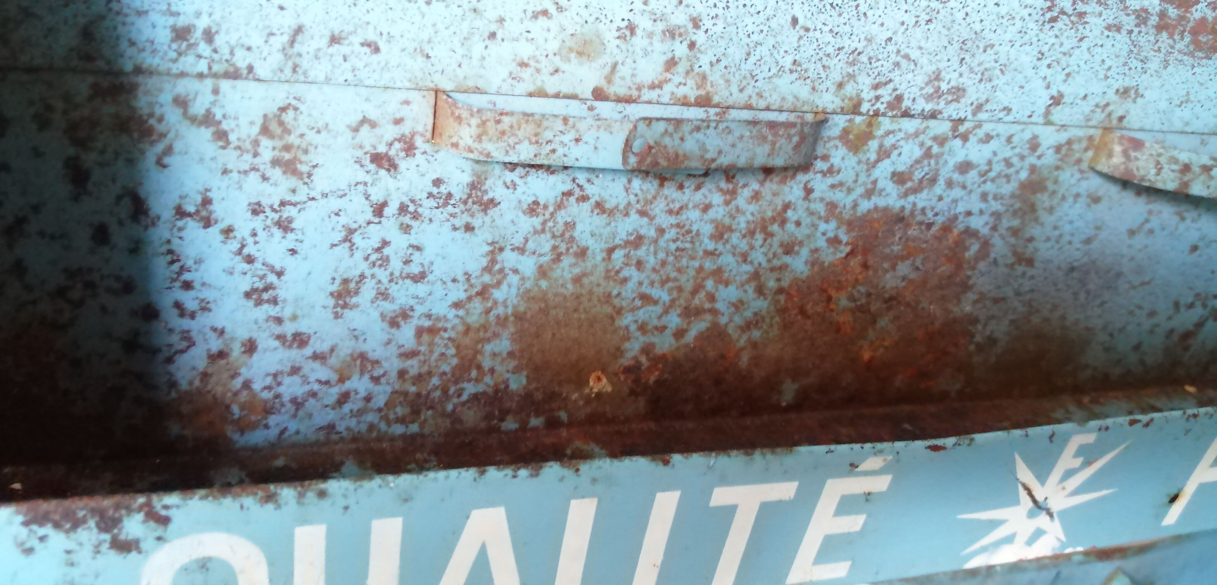 Antique display for eclor seed sachet