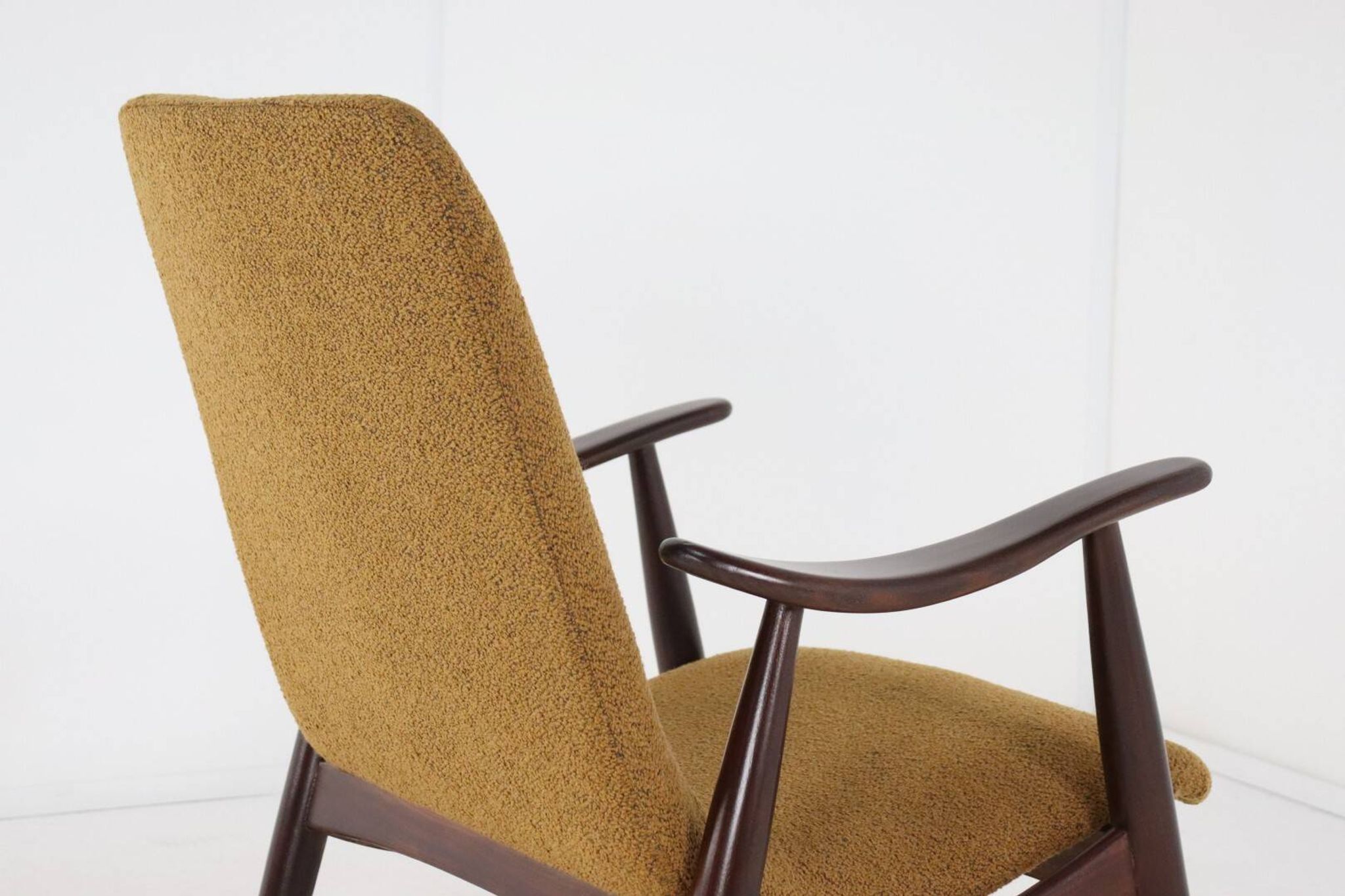 Armchair 'Popkensburg' Attr. Louis van Teeffelen for Wébé | 3 pieces in sto