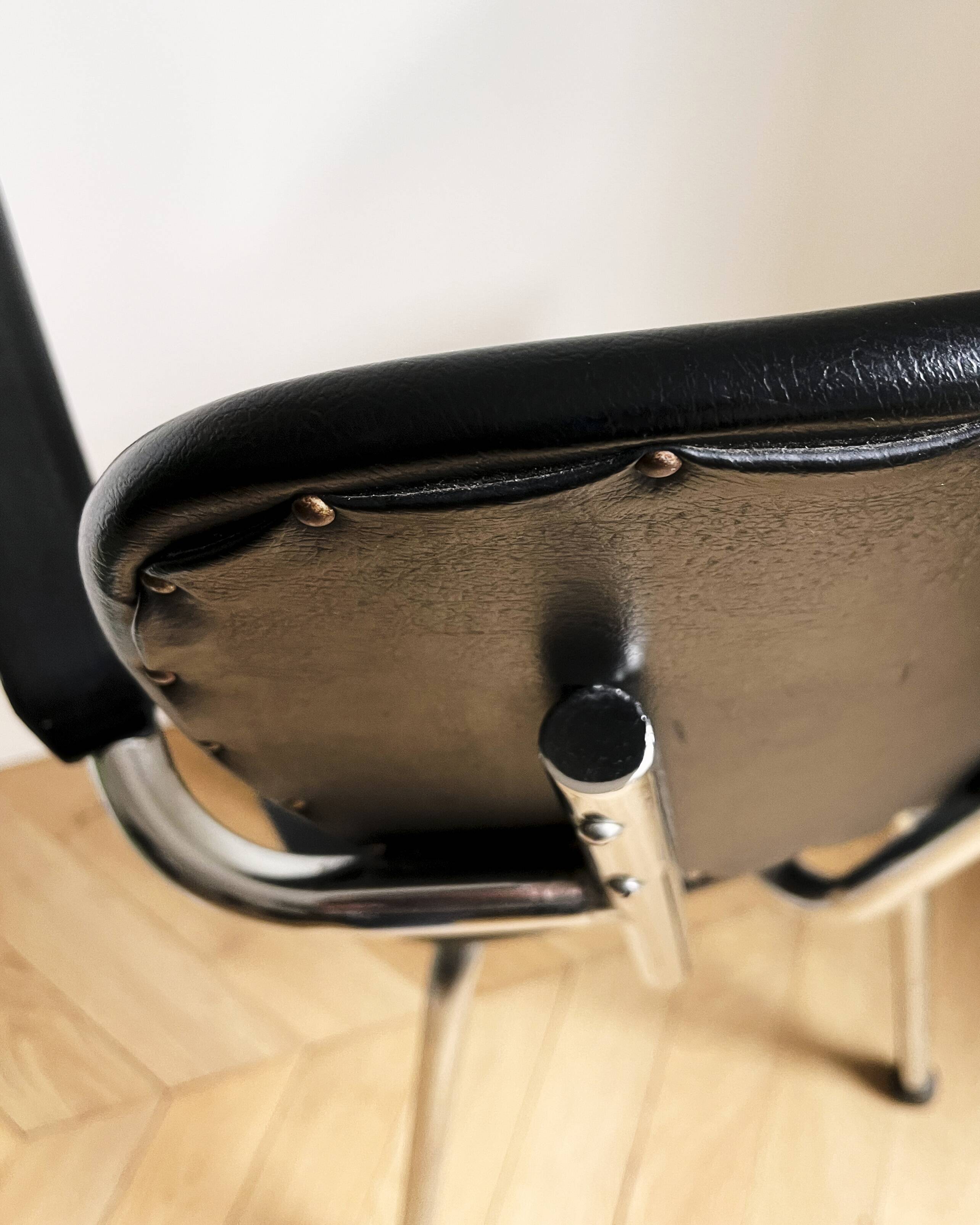 Chaise Tubax vintage 1950