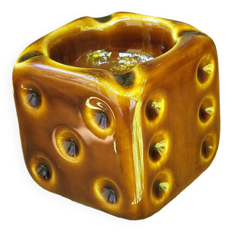 Toy ashtray