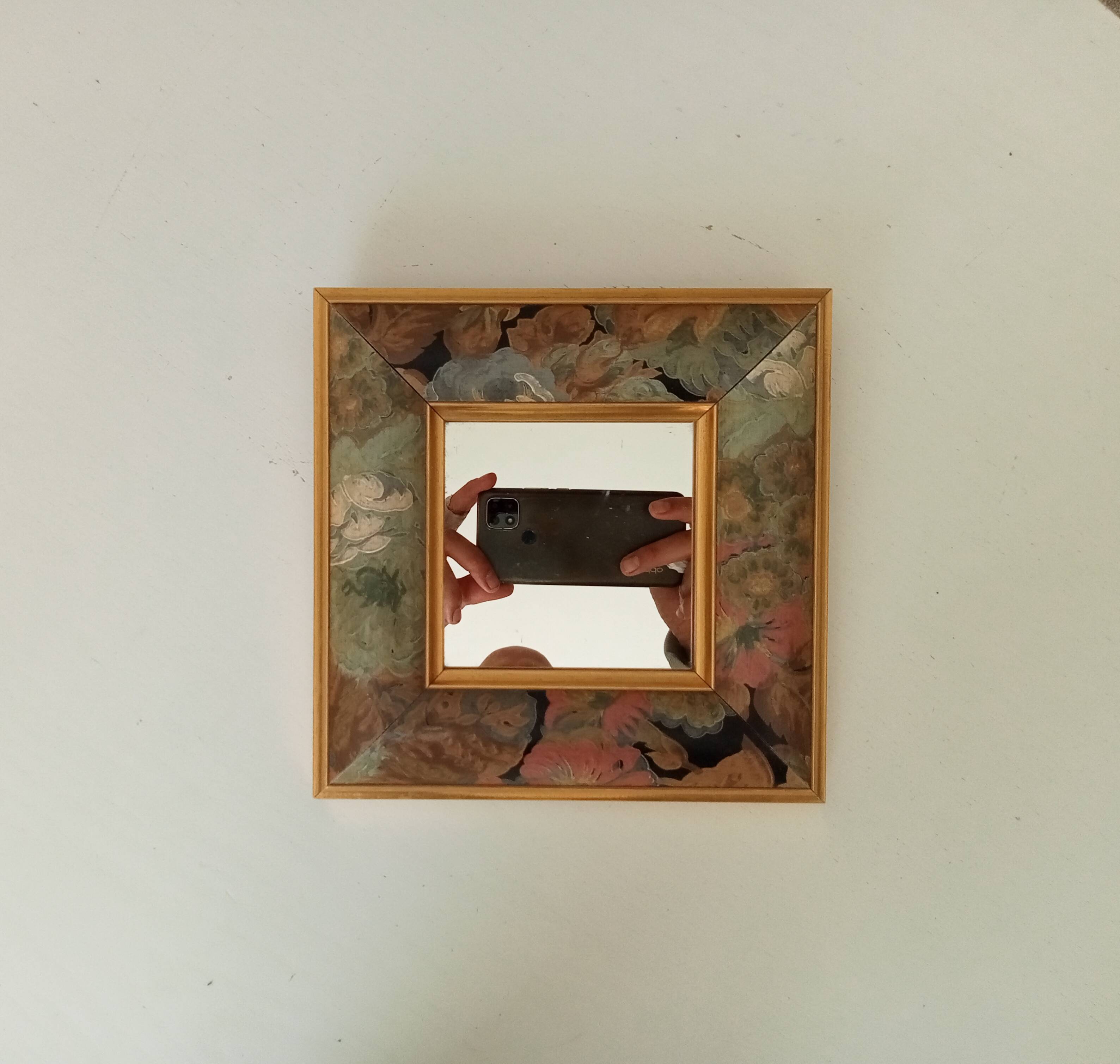 Vintage wooden mirror with floral pattern from the 80s 20*20 cm