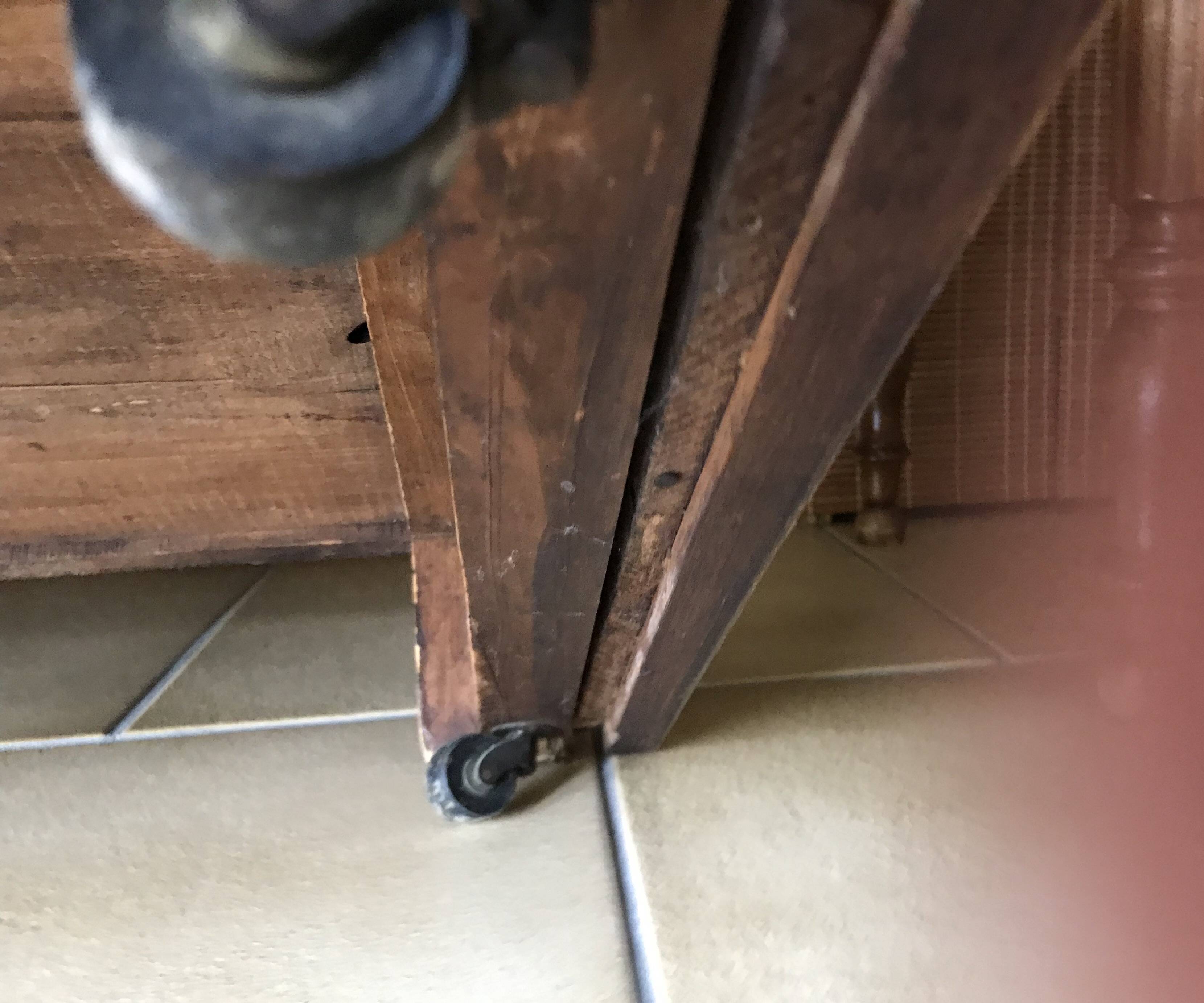 Small chest of drawers from the end of the 19th century