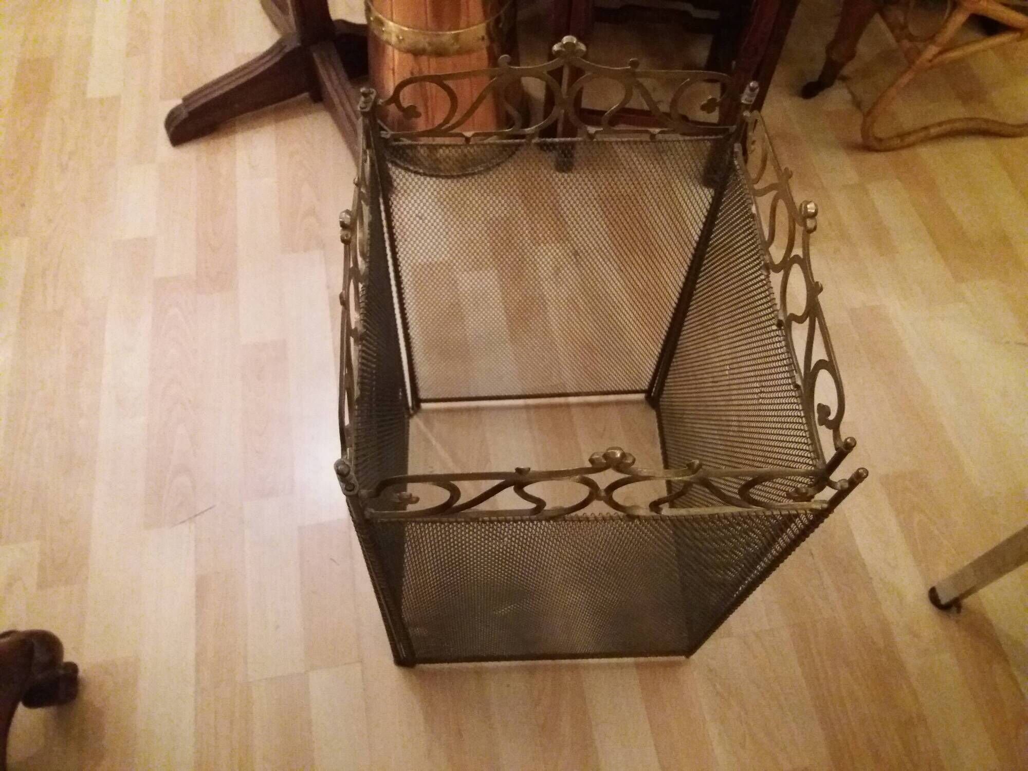 Firewall in 4 elements of style neo Gothic bronze and iron mesh in perfect condition and time 1950
