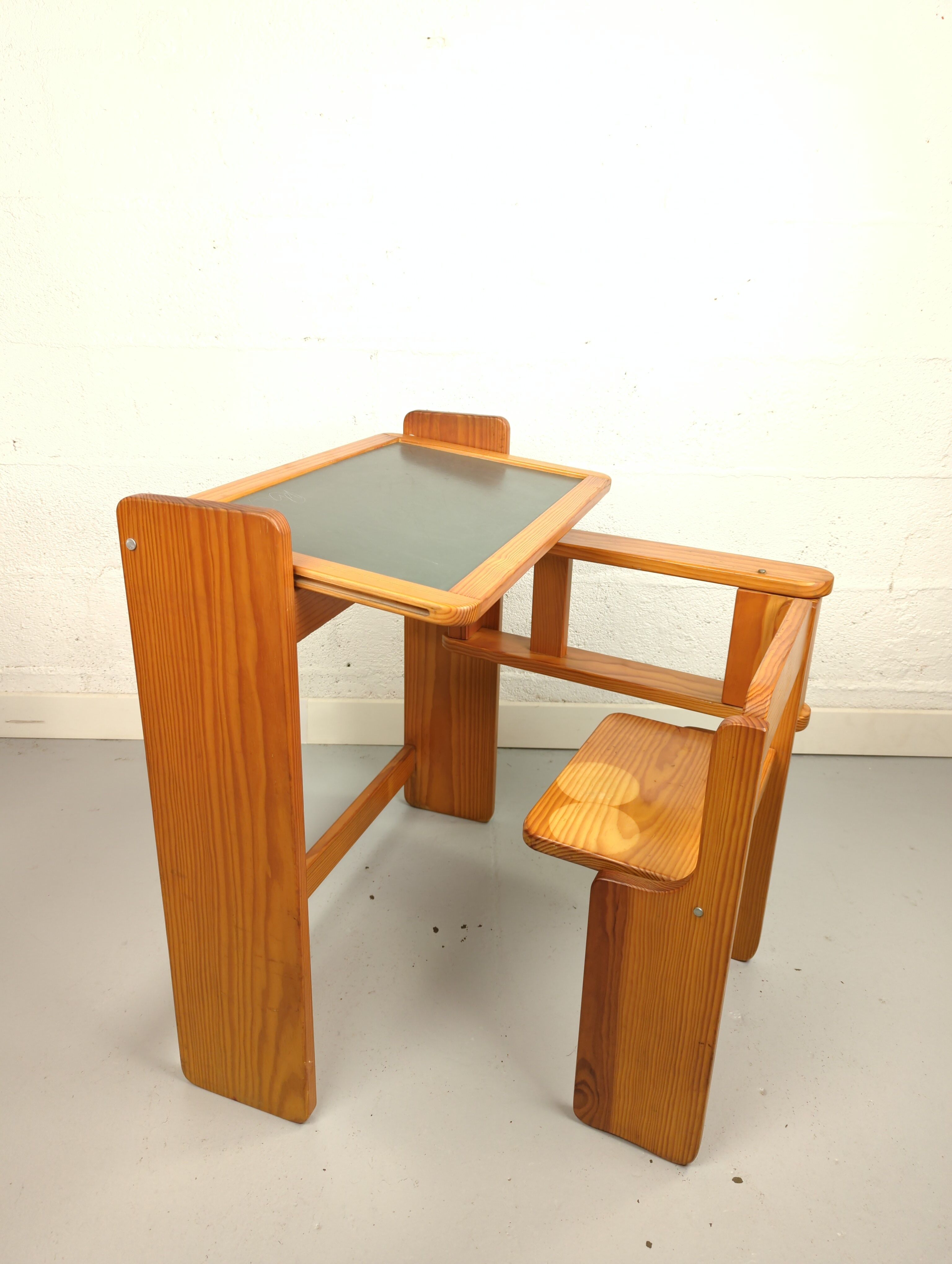 Foldable children's desk in pine 1970