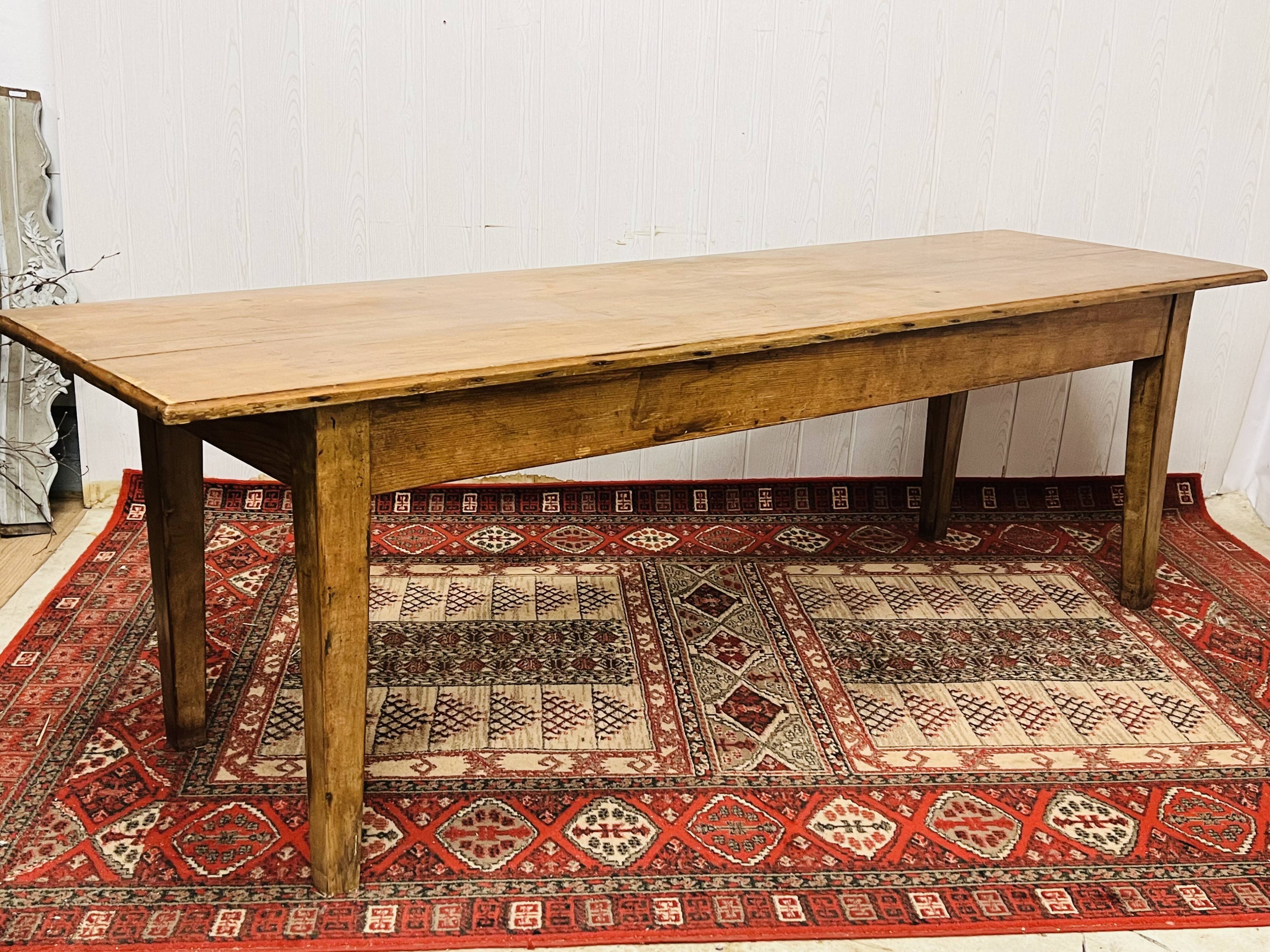 Farm table