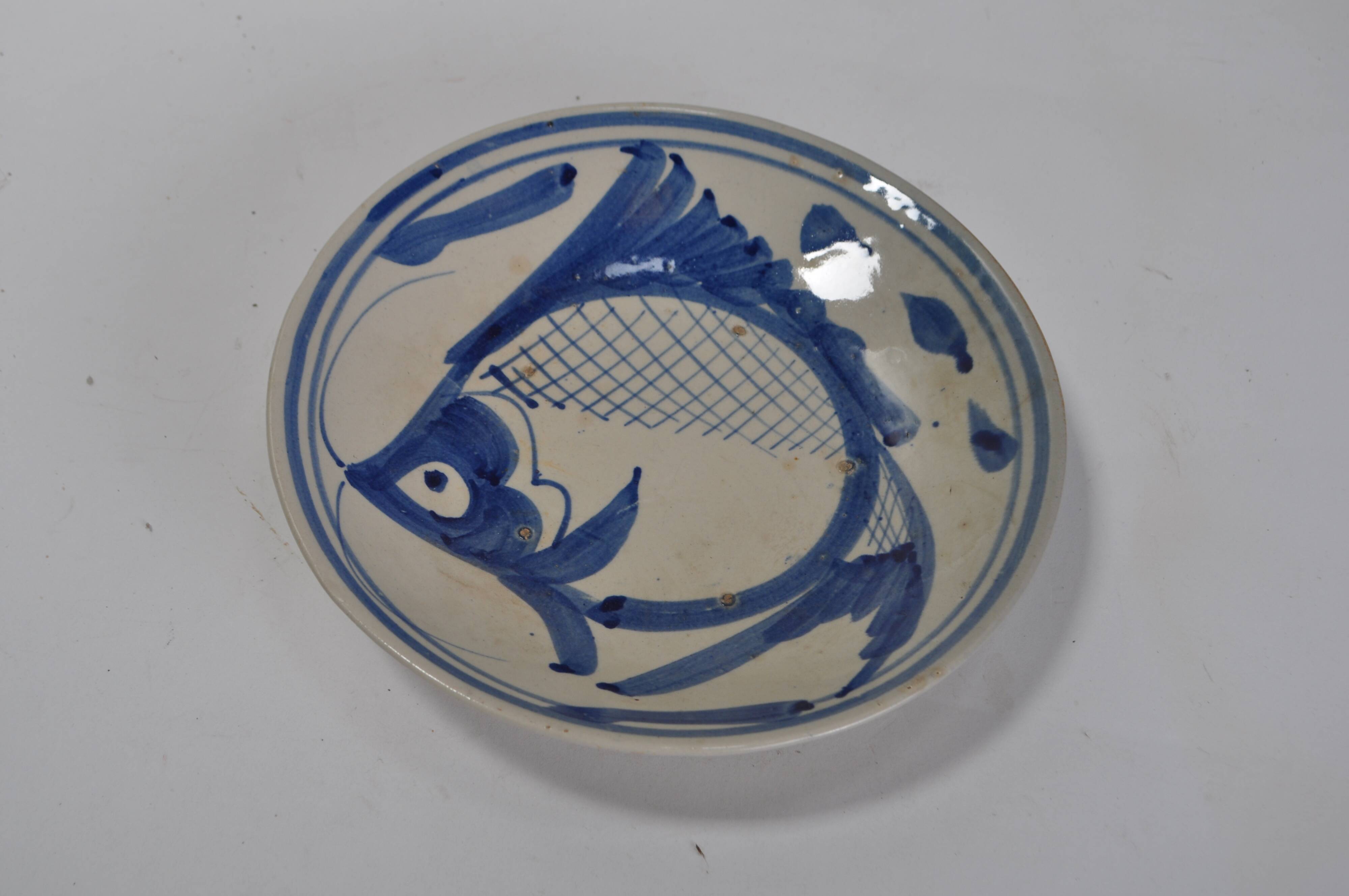 Chinese dish plate with blue carp decor
