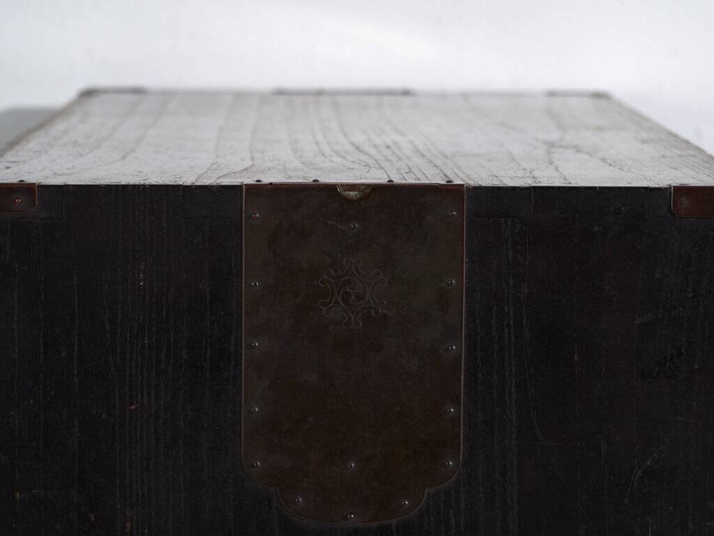 Antique Japanese commode Isho-Dansu in paulownia – Meiji/Taishō period – circa 1890-1920