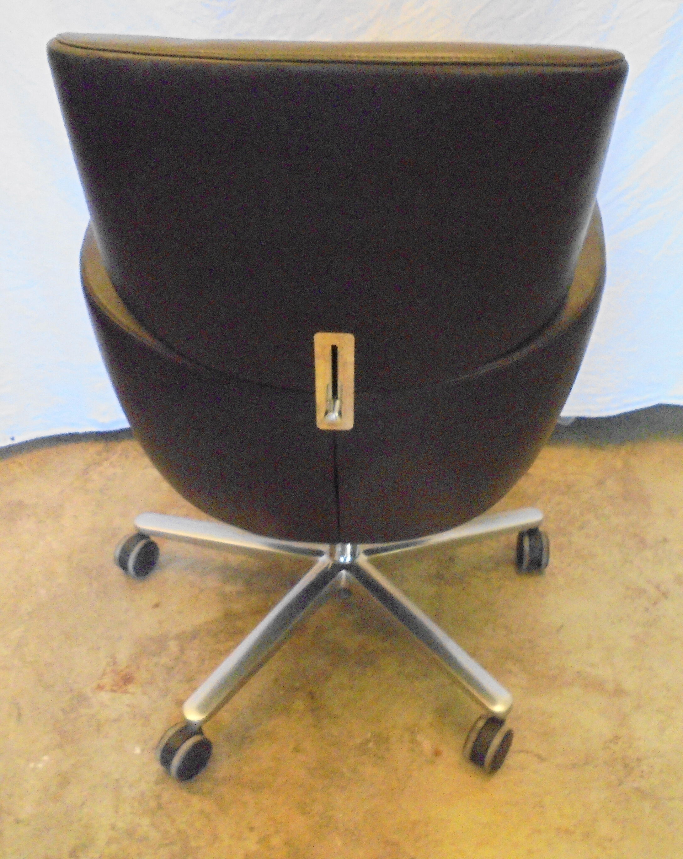 2000s Emmegi leather Italian office chair
