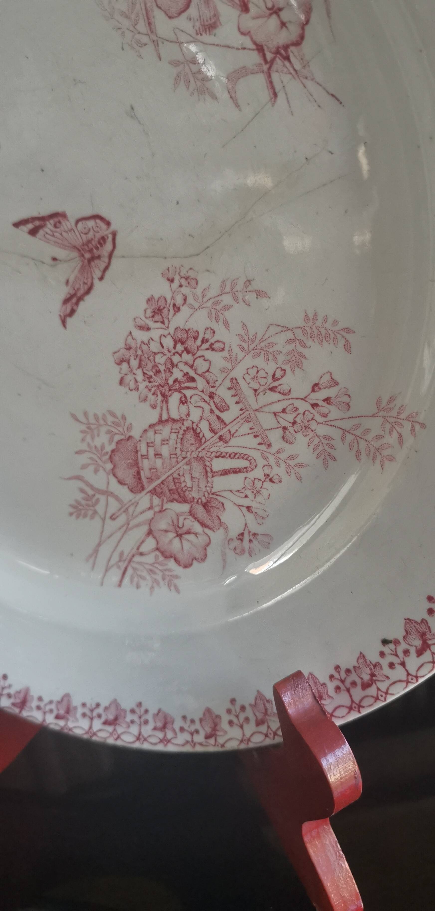 Flat round dish in pink iron earth Earthenware from Onnaing