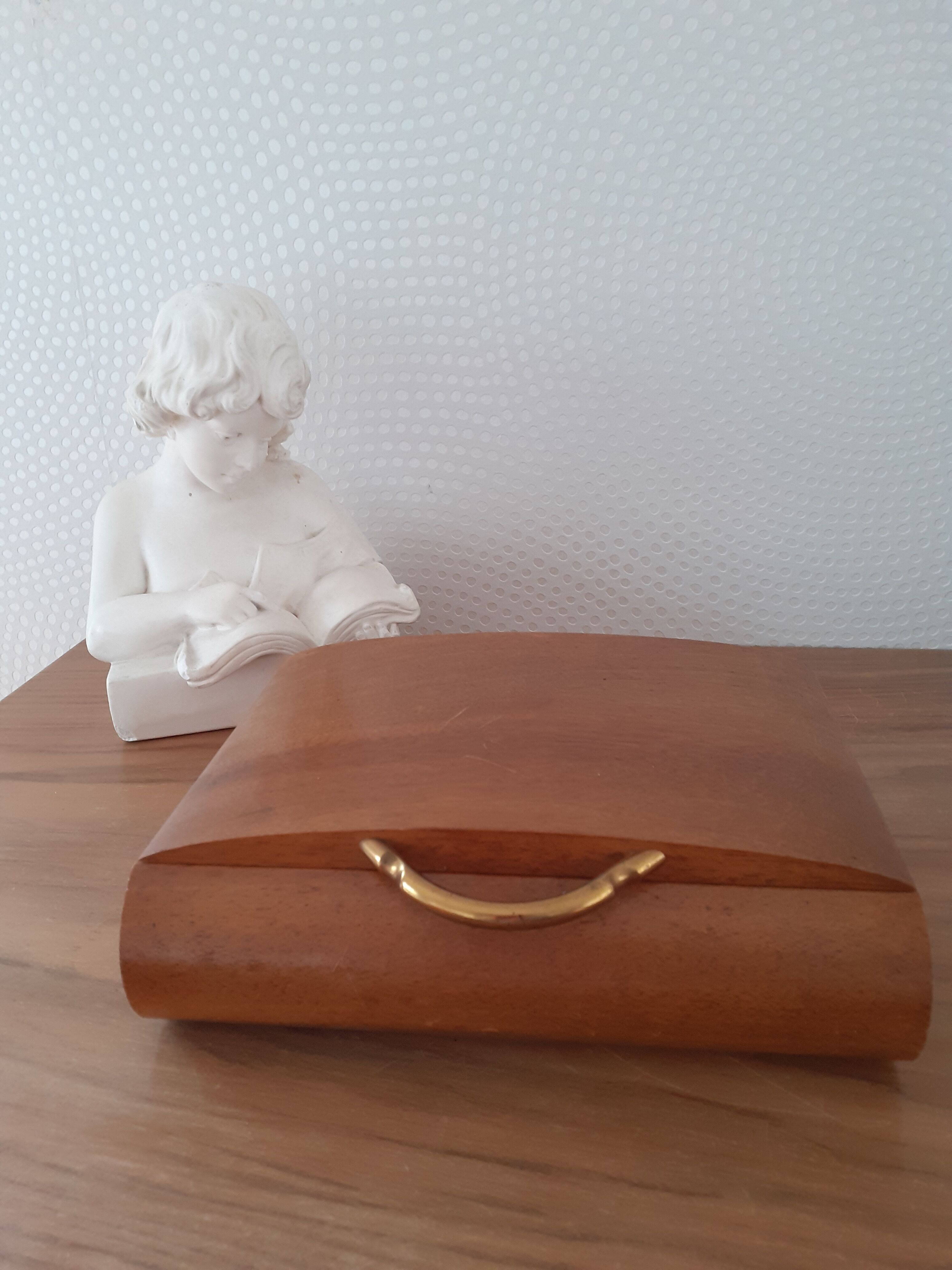 Wooden box cigarette dispenser Ermond