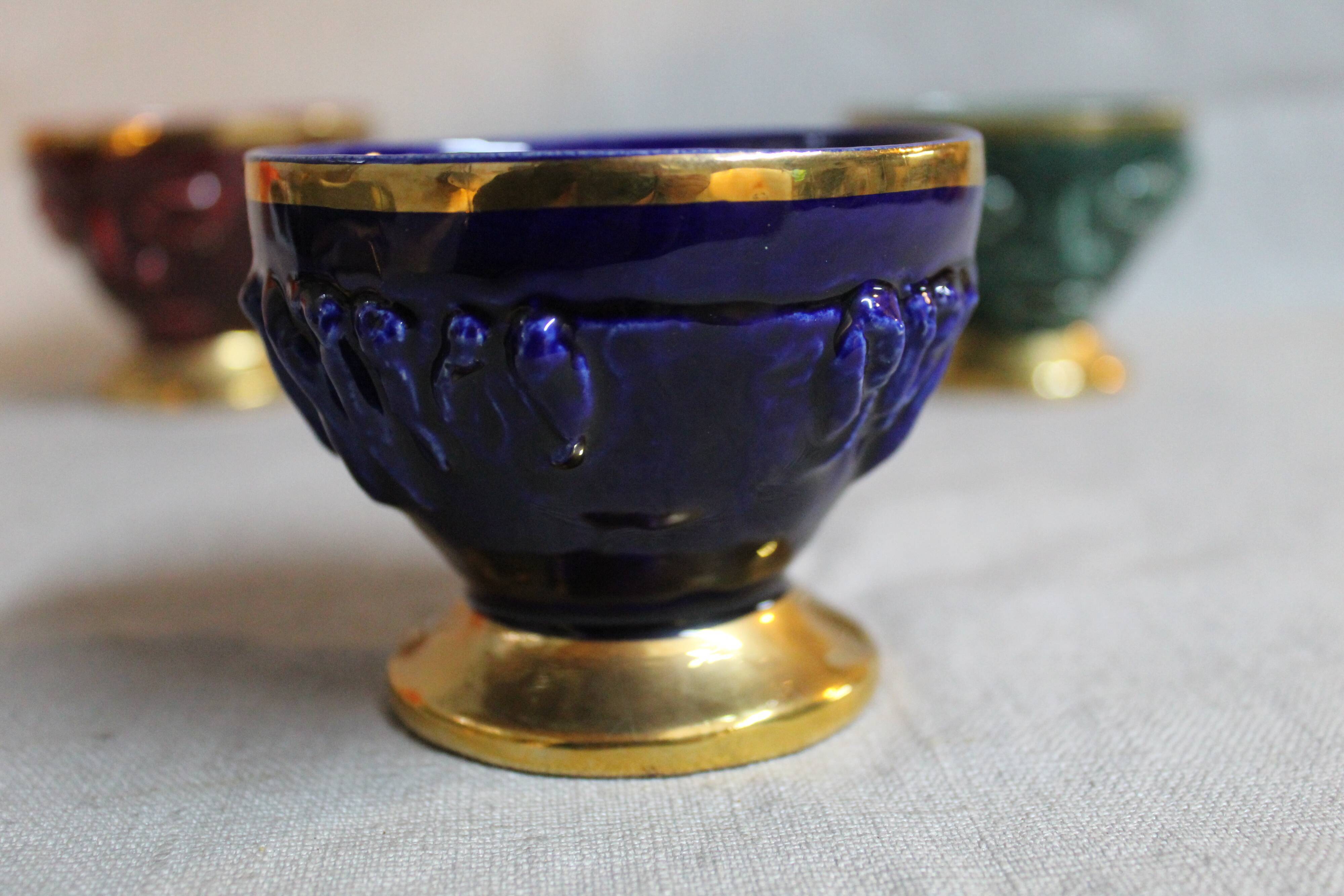 3 Anthropomorphic cups