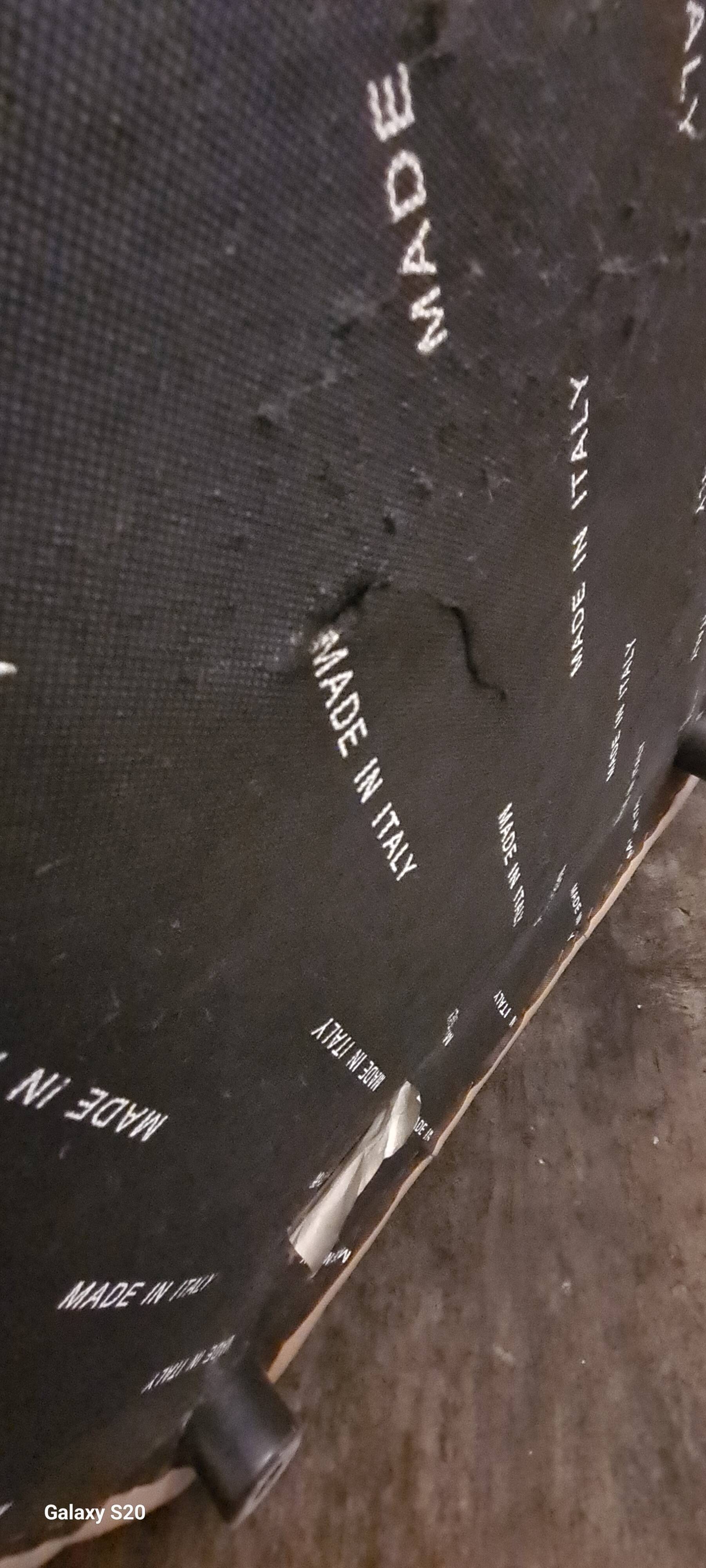 Individual leather armchair