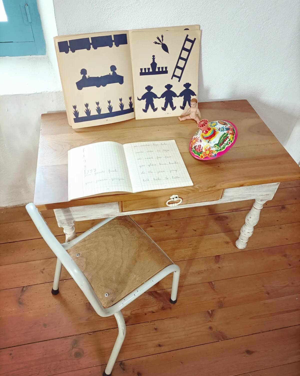 Small 60s kindergarten chair