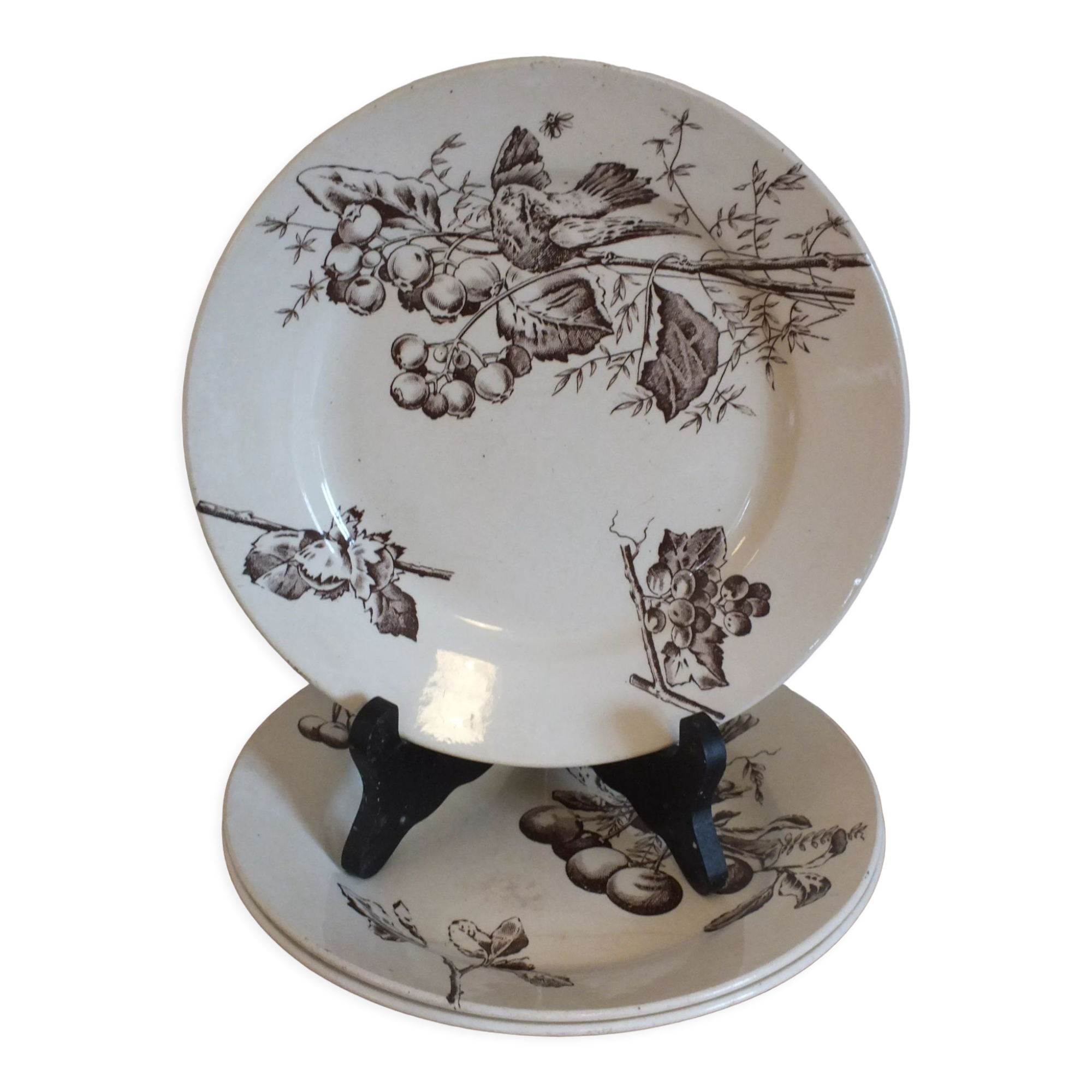 3 plates with hors d'oeuvre in Terre de Fer HB Choisy bird decoration