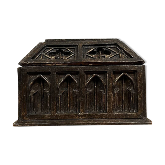Gothic style chest for precious objects in chestnut circa 1850