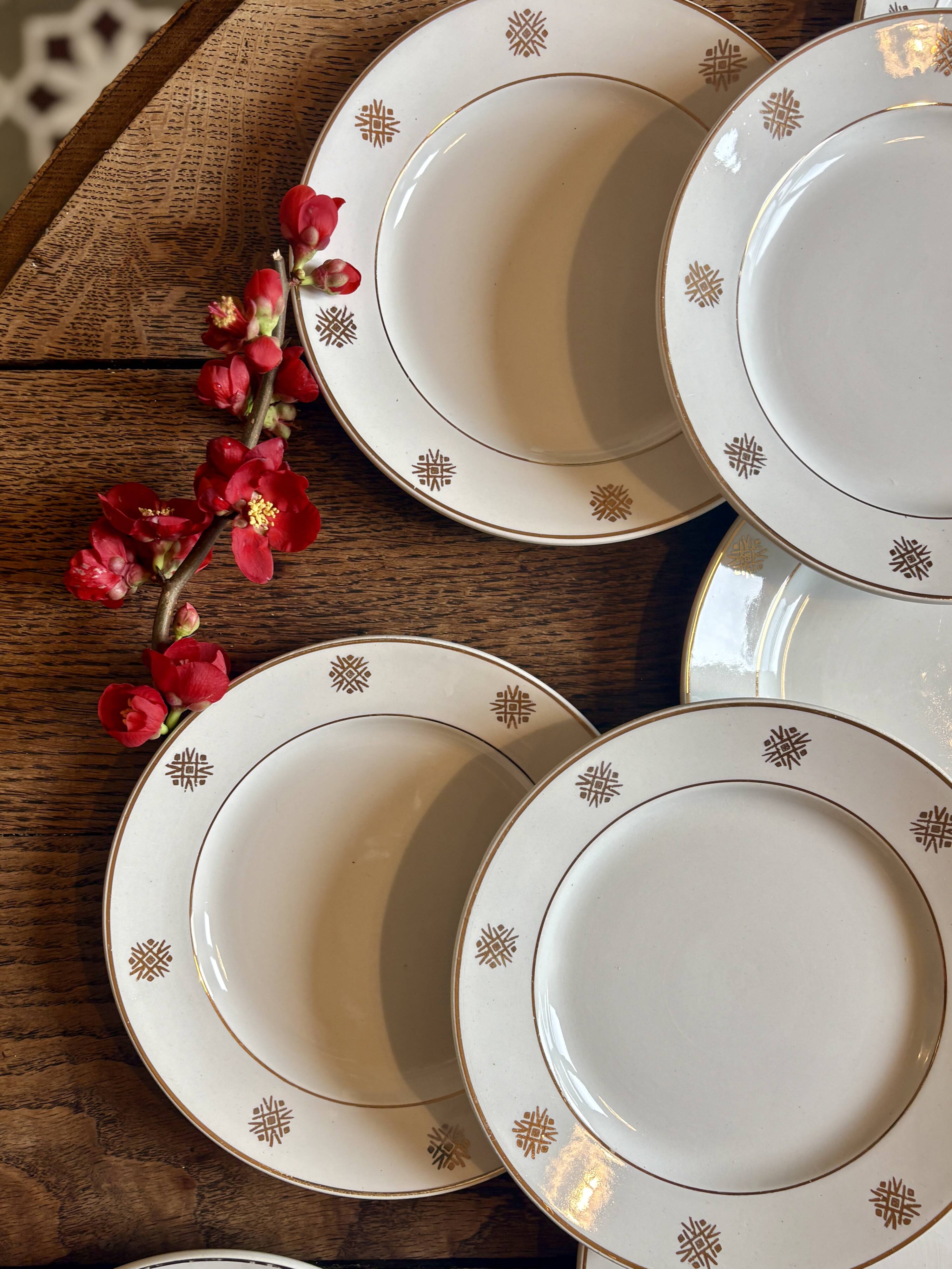 Lot de 10 assiettes à dessert vintage blanches et dorées