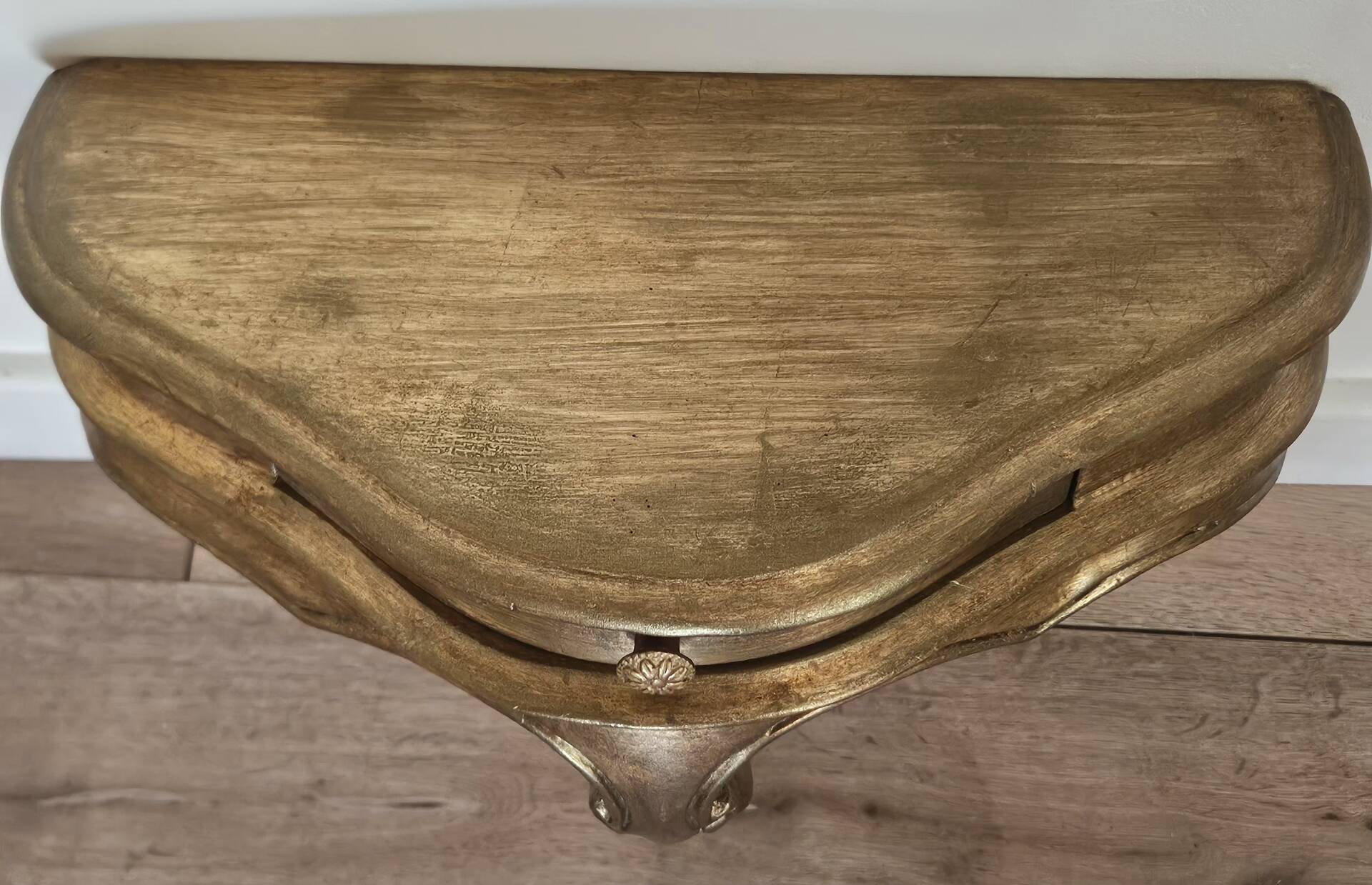 Console d'applique murale en bois doré sculpté Style Louis XV