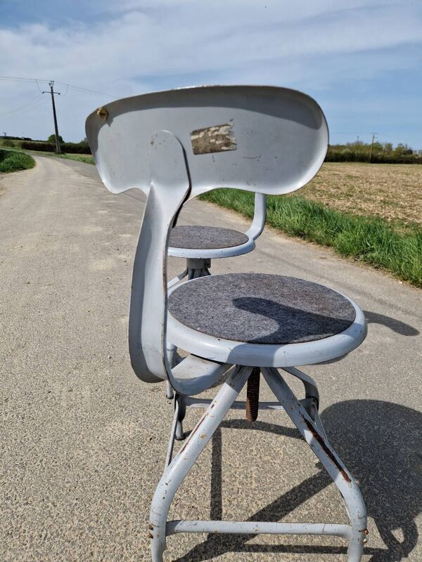 Lot de 2 chaises d'atelier Modèle Nicolle à queue de baleine