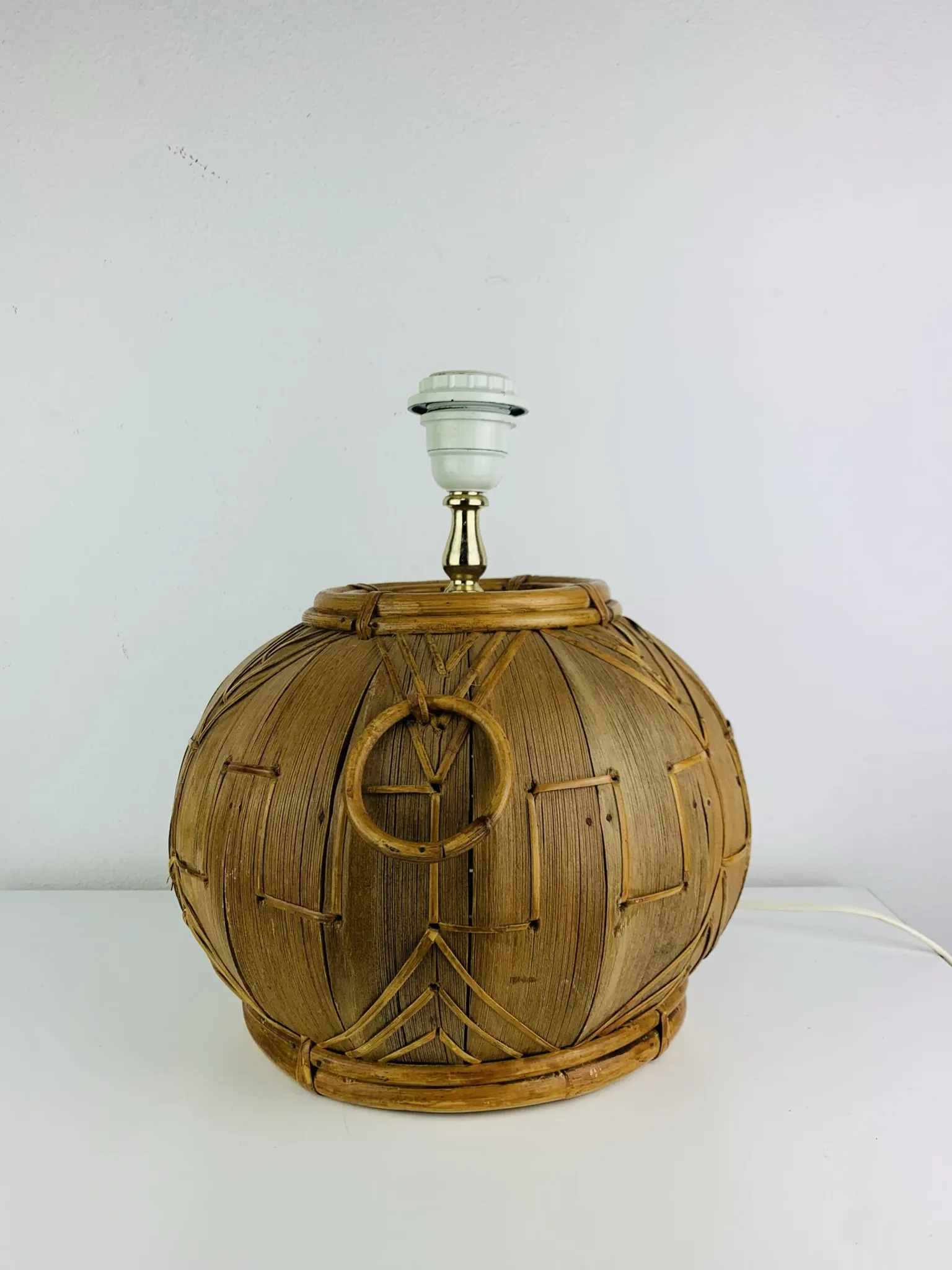 Lampe boule en osier des années 60, style Jungle Chic
