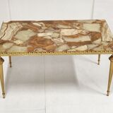 Table basse néo-classique en onyx et laiton 1970