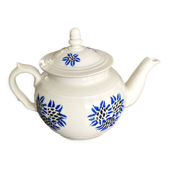 St Uze teapot with blue and black thistles