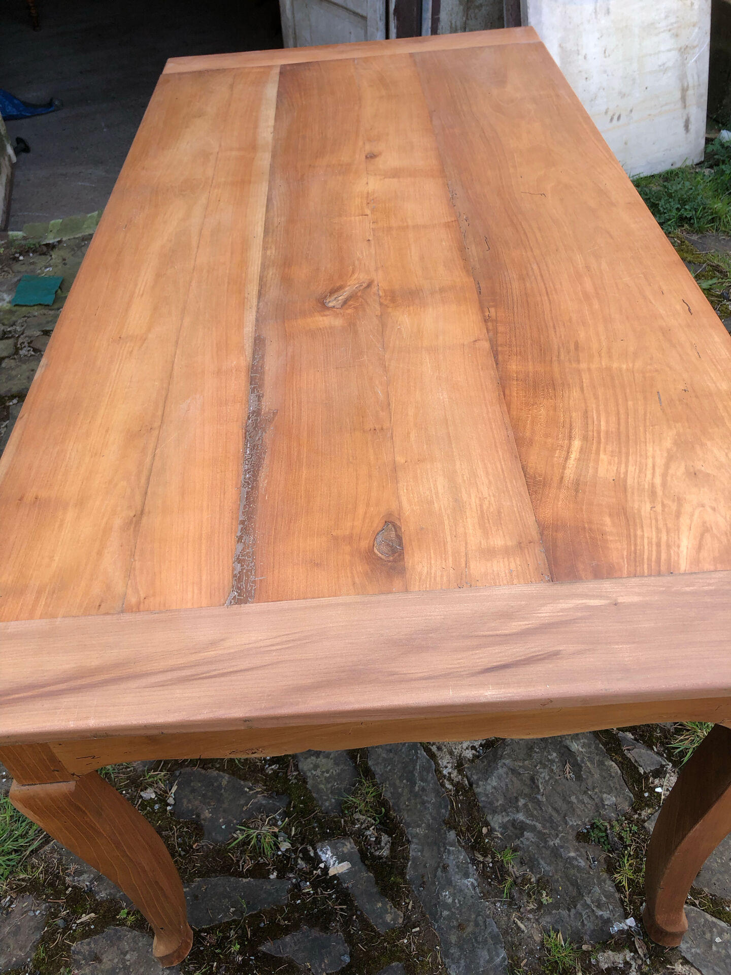 Farm table