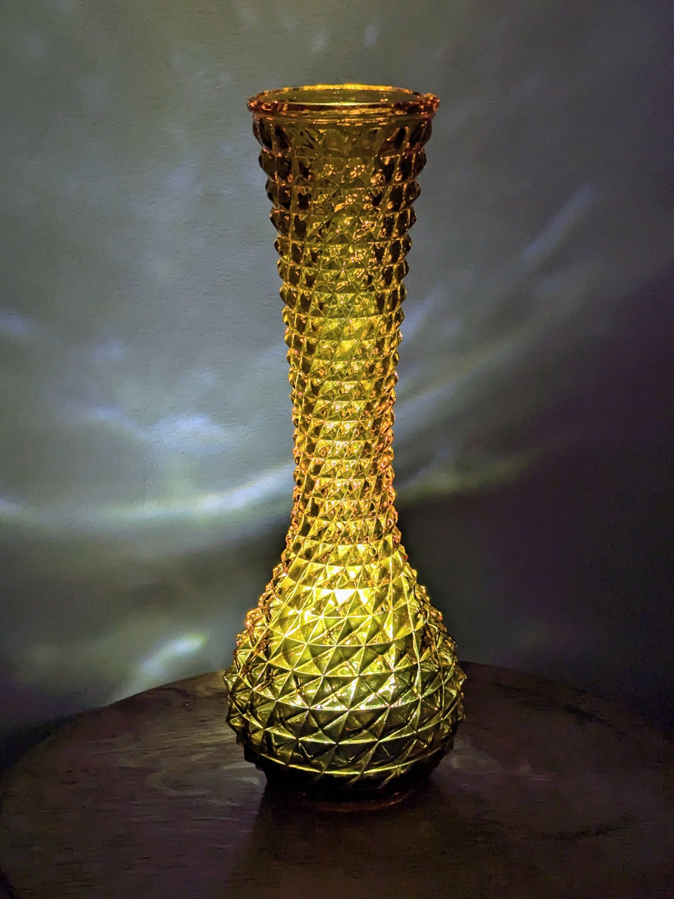Amber yellow glass vase. d'Empoli diamond points - Year 1950 - Italy