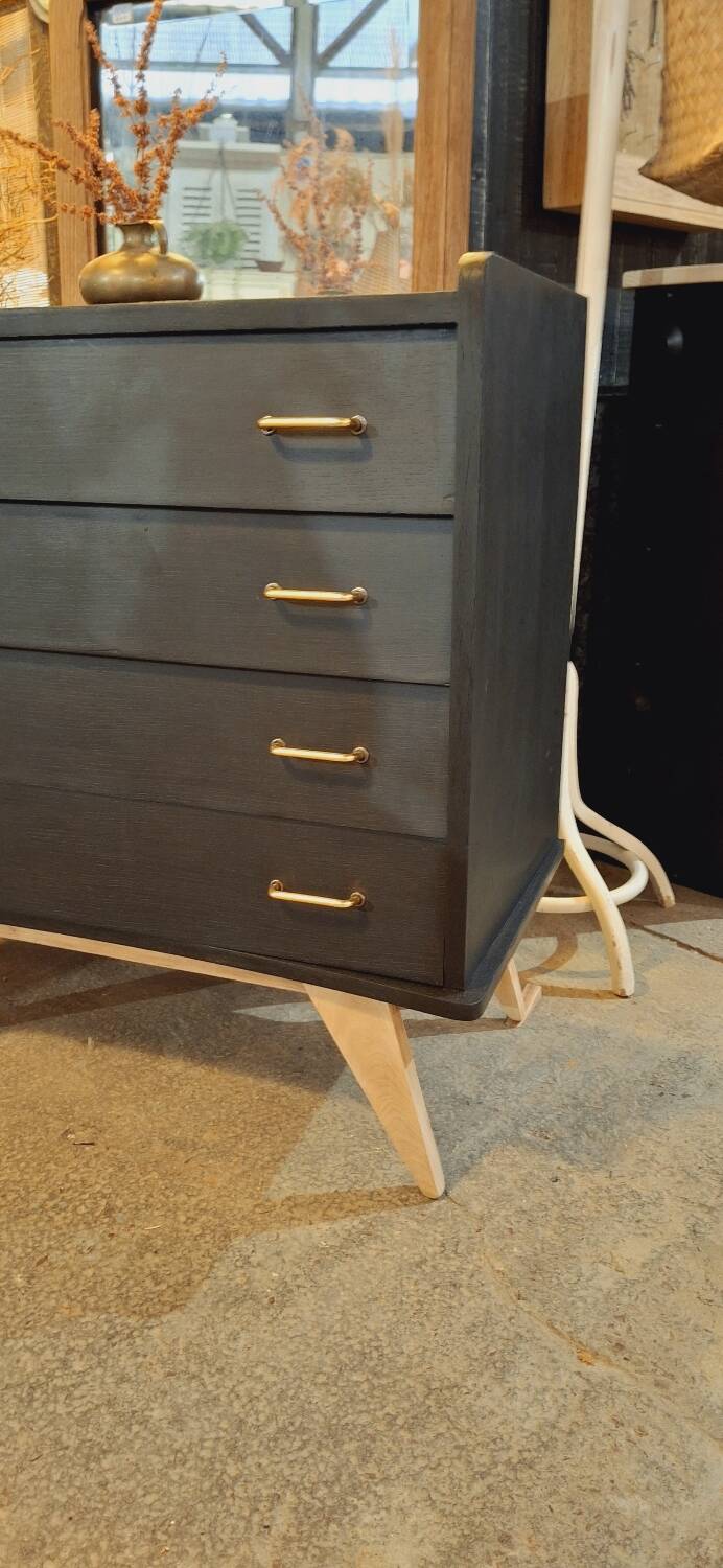 Vintage chest of drawers