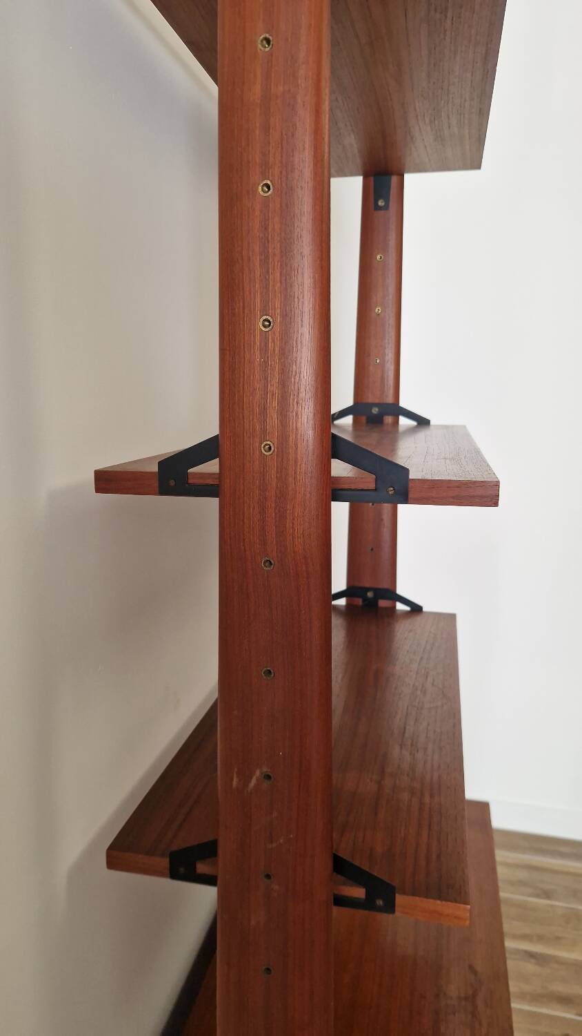 Freestanding Italian bookcase in teak and brass from the 60s