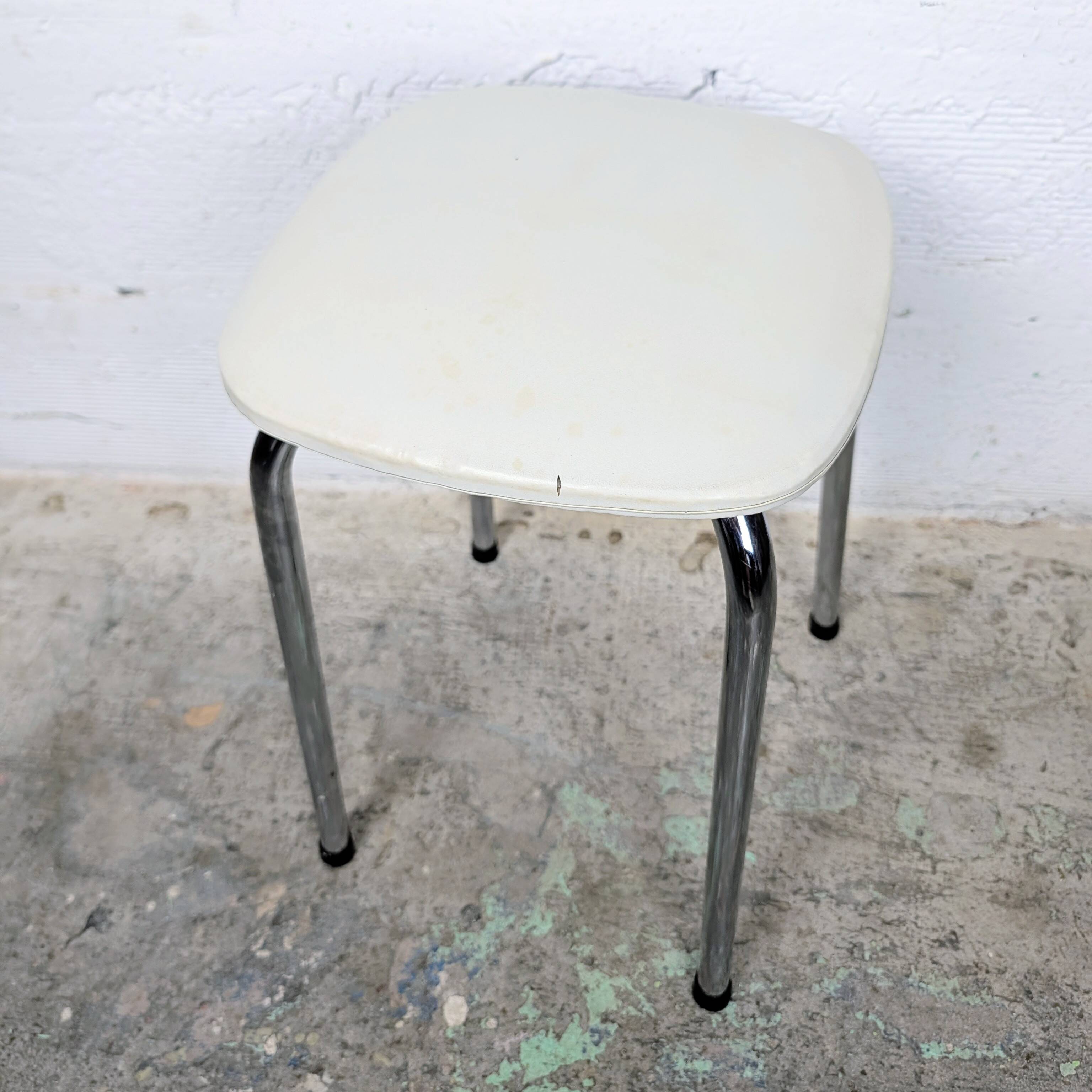 Tabouret chrome et skaï
